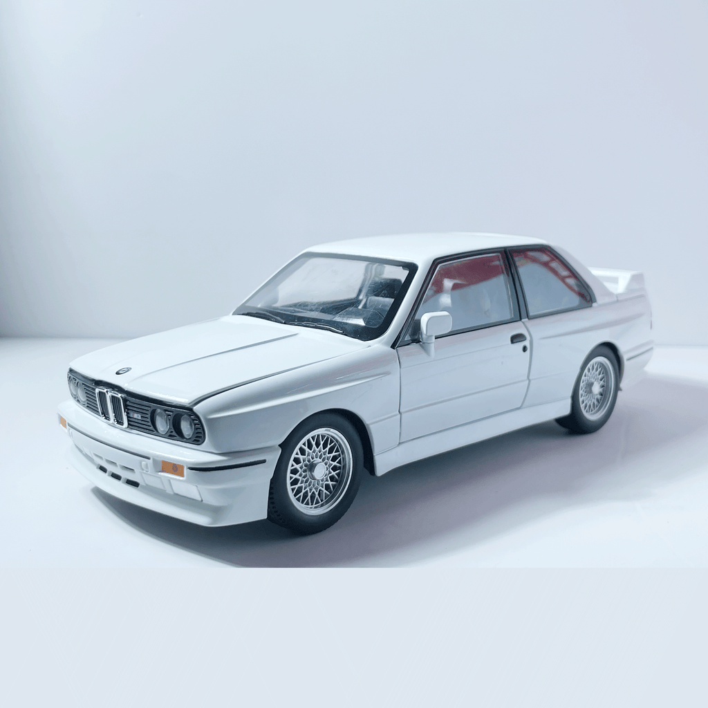1:24 BMW M3 E30 White
