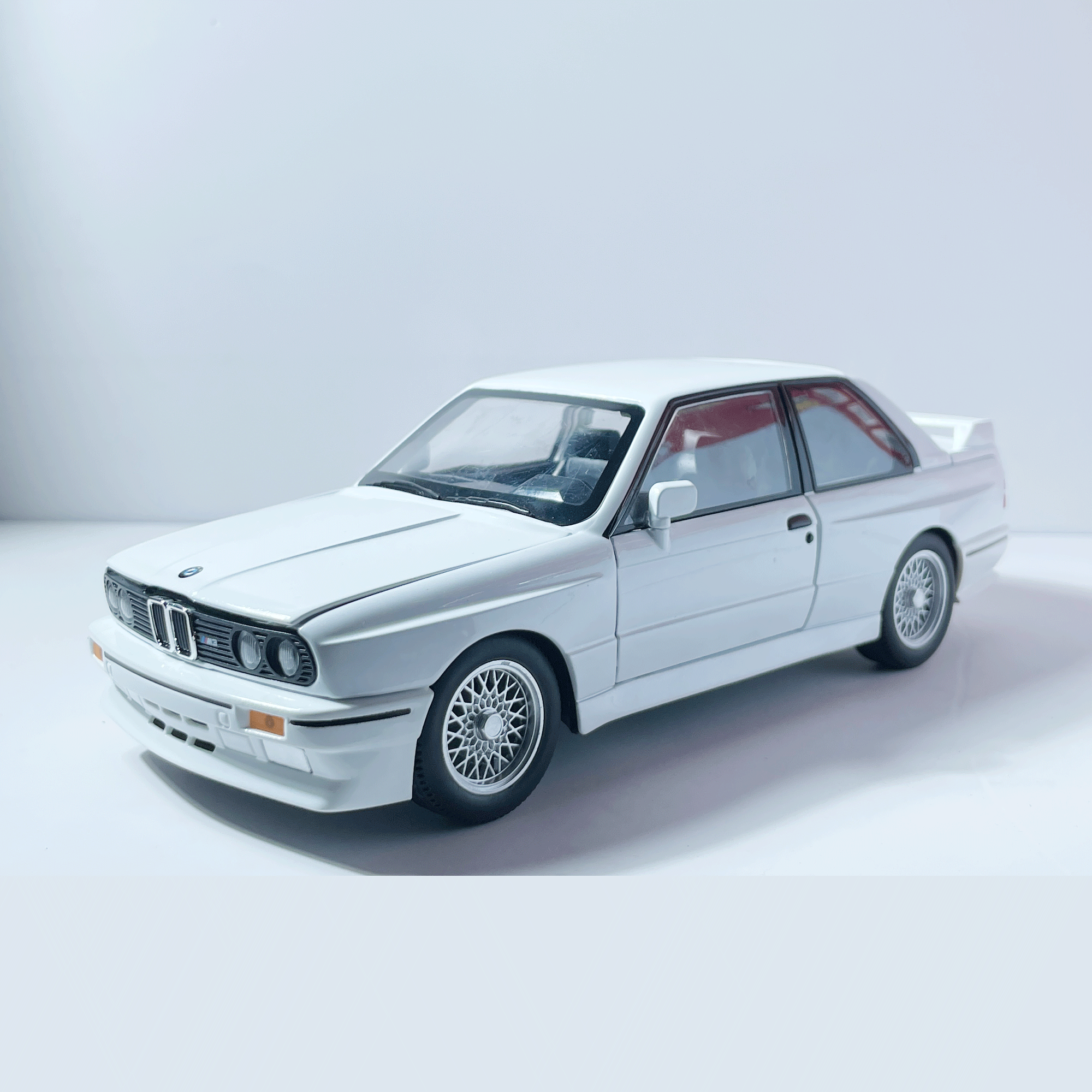 1:24 BMW M3 E30 White