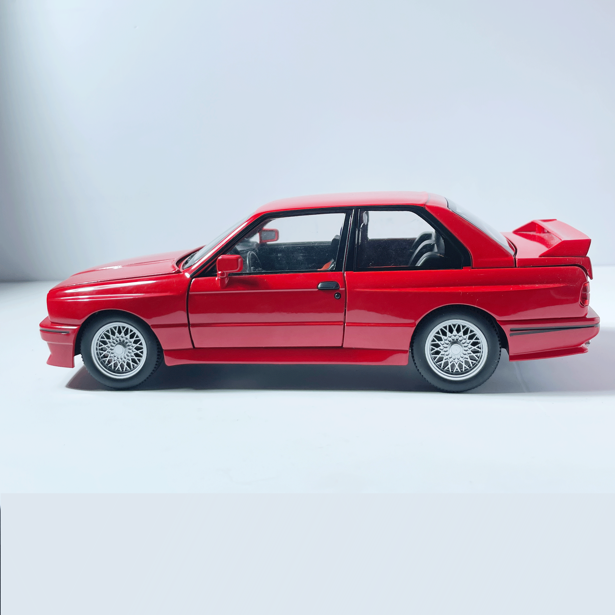 1:24 BMW M3 E30 Red