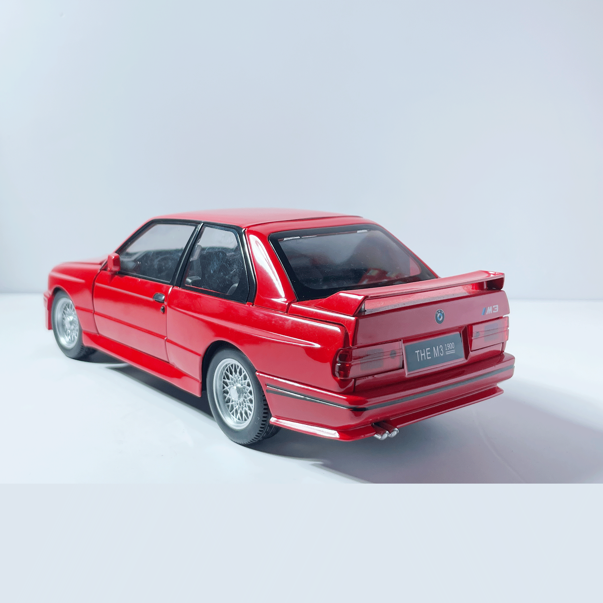 1:24 BMW M3 E30 Red