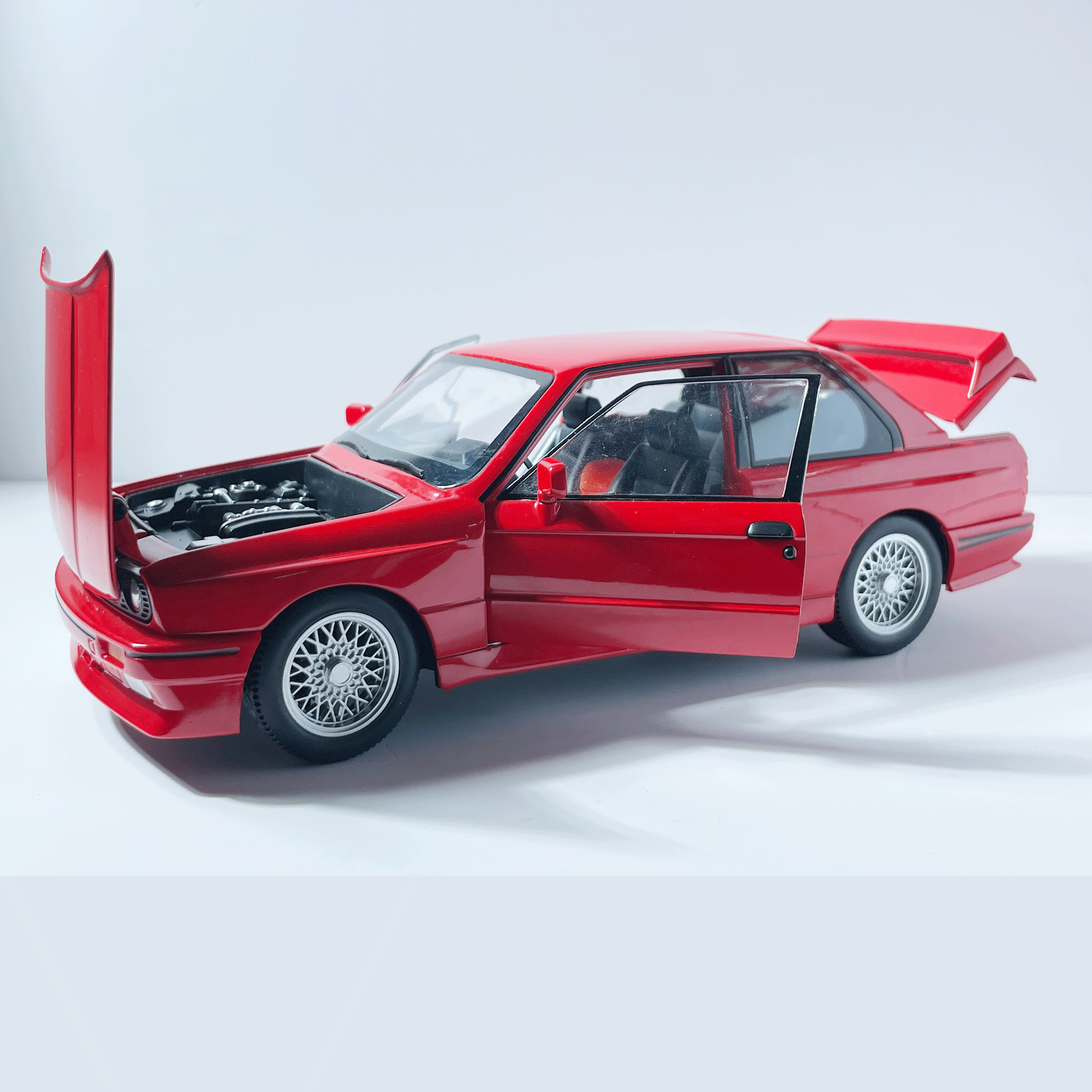 1:24 BMW M3 E30 Red