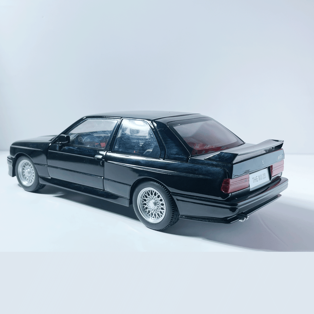 1:24 BMW M3 E30 Black