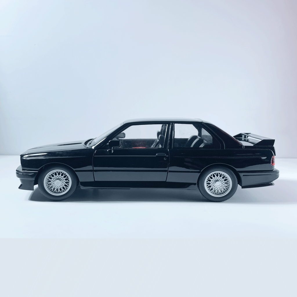 1:24 BMW M3 E30 Black