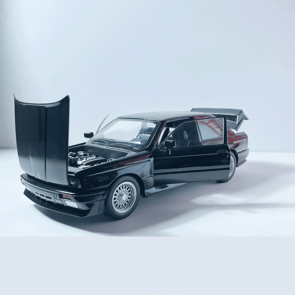 1:24 BMW M3 E30 Black