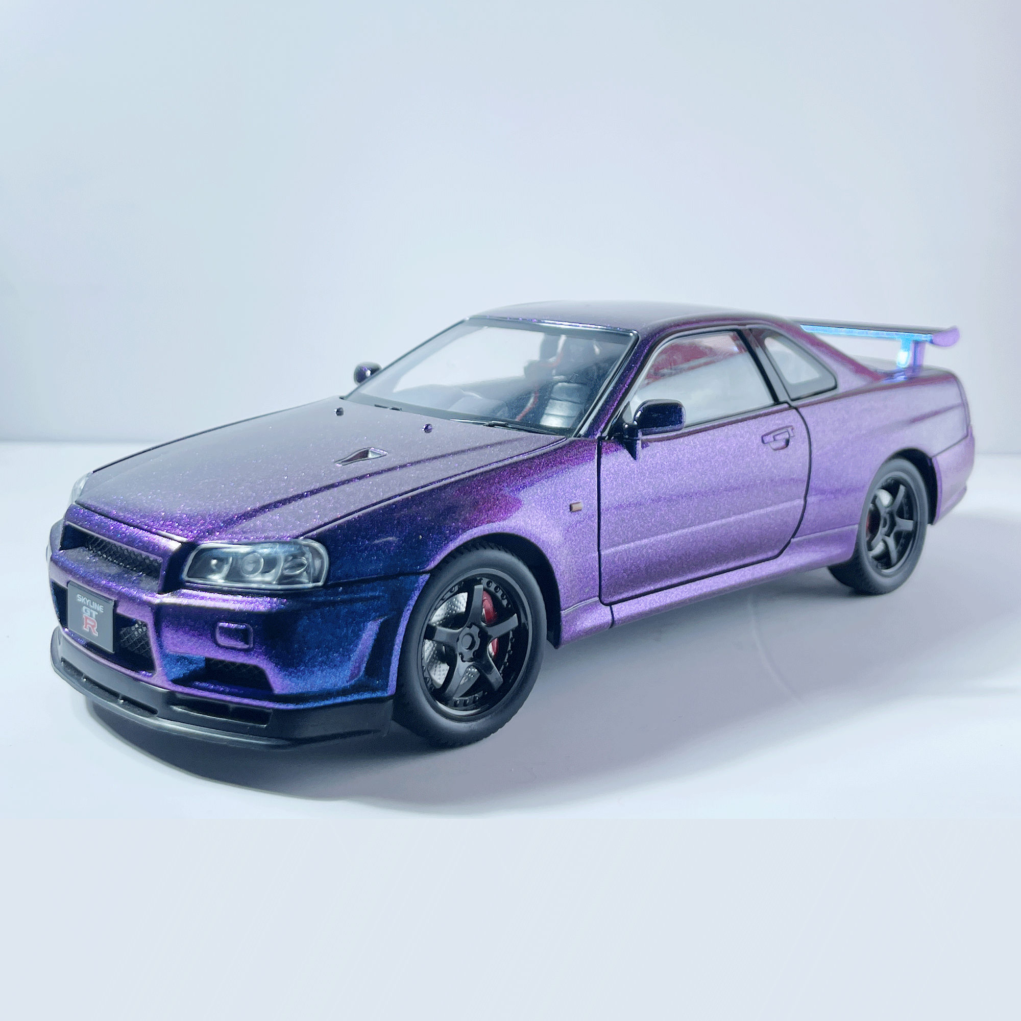 1:24 Nissan GTR R34 Skyline color-shift