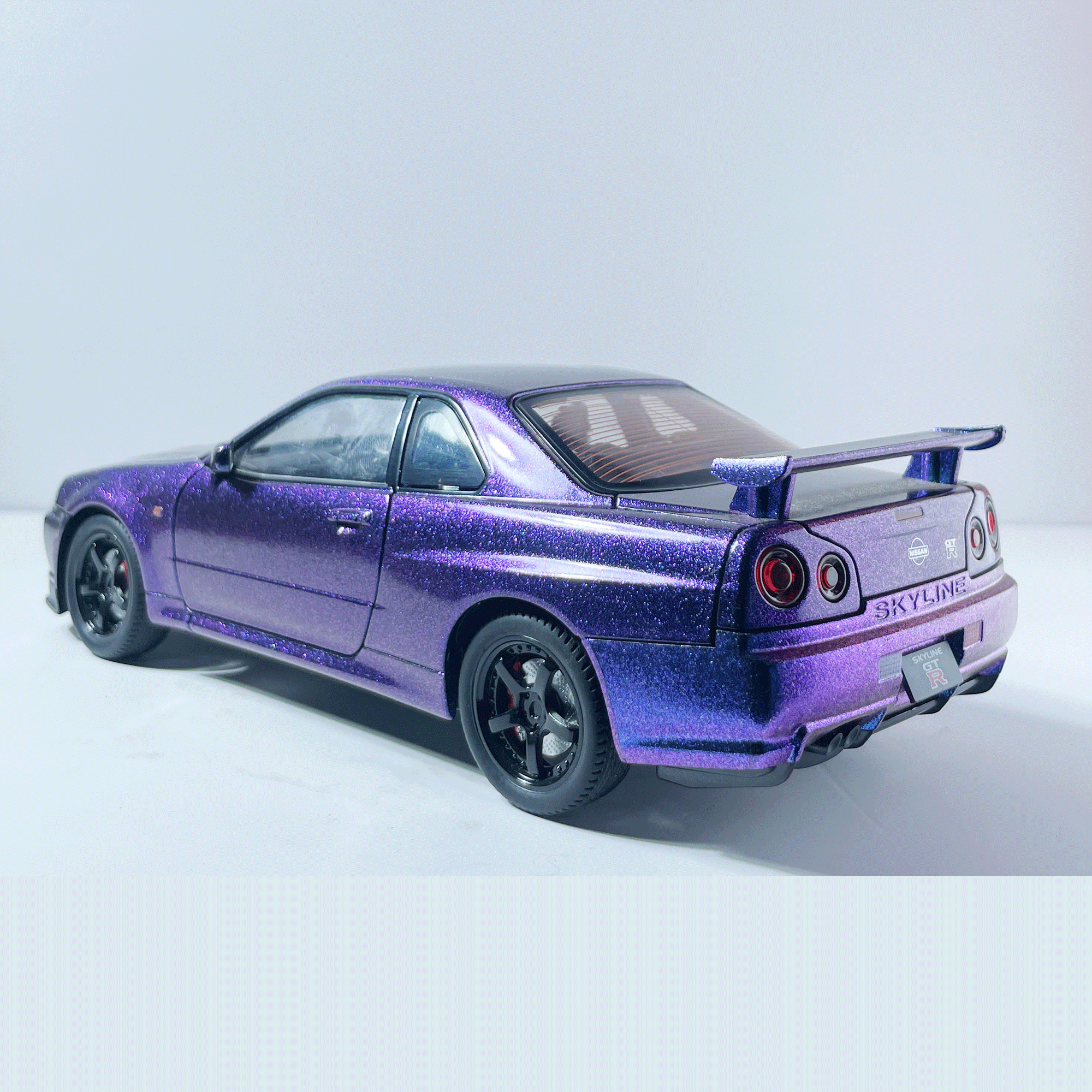 1:24 Nissan GTR R34 Skyline color-shift