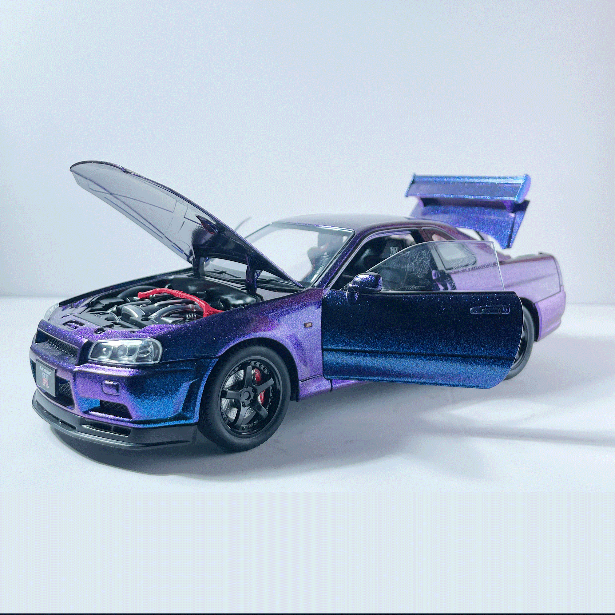 1:24 Nissan GTR R34 Skyline color-shift