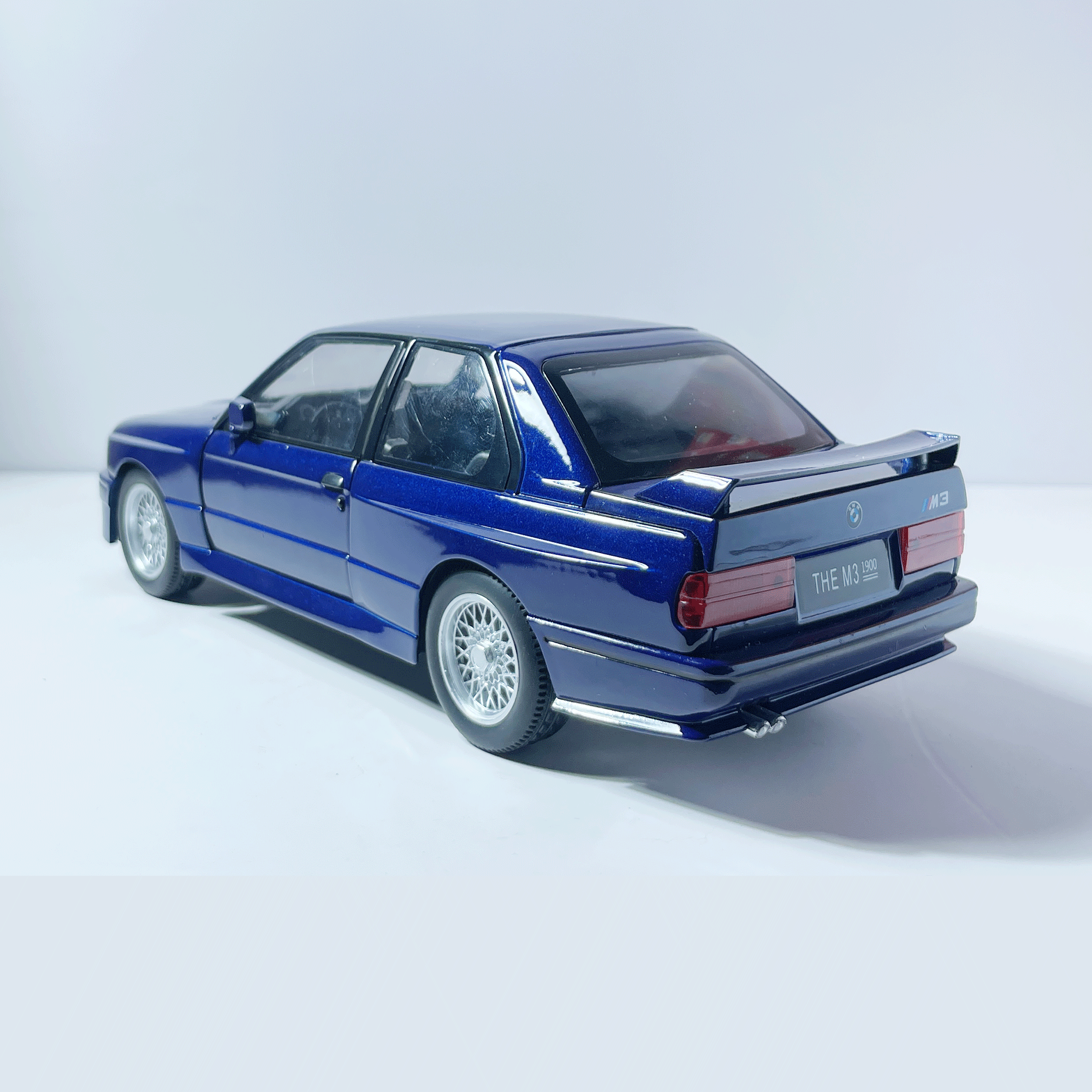 1:24 BMW M3 E30 Blue