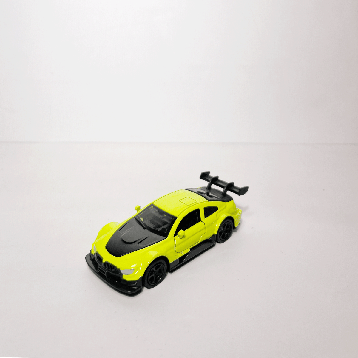 1:64 M4 DTM Lime Yellow