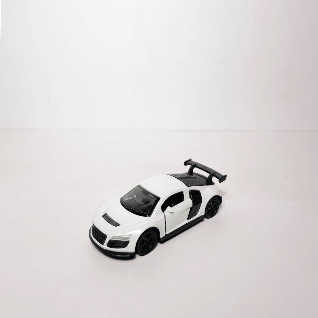 1:64 R8 White