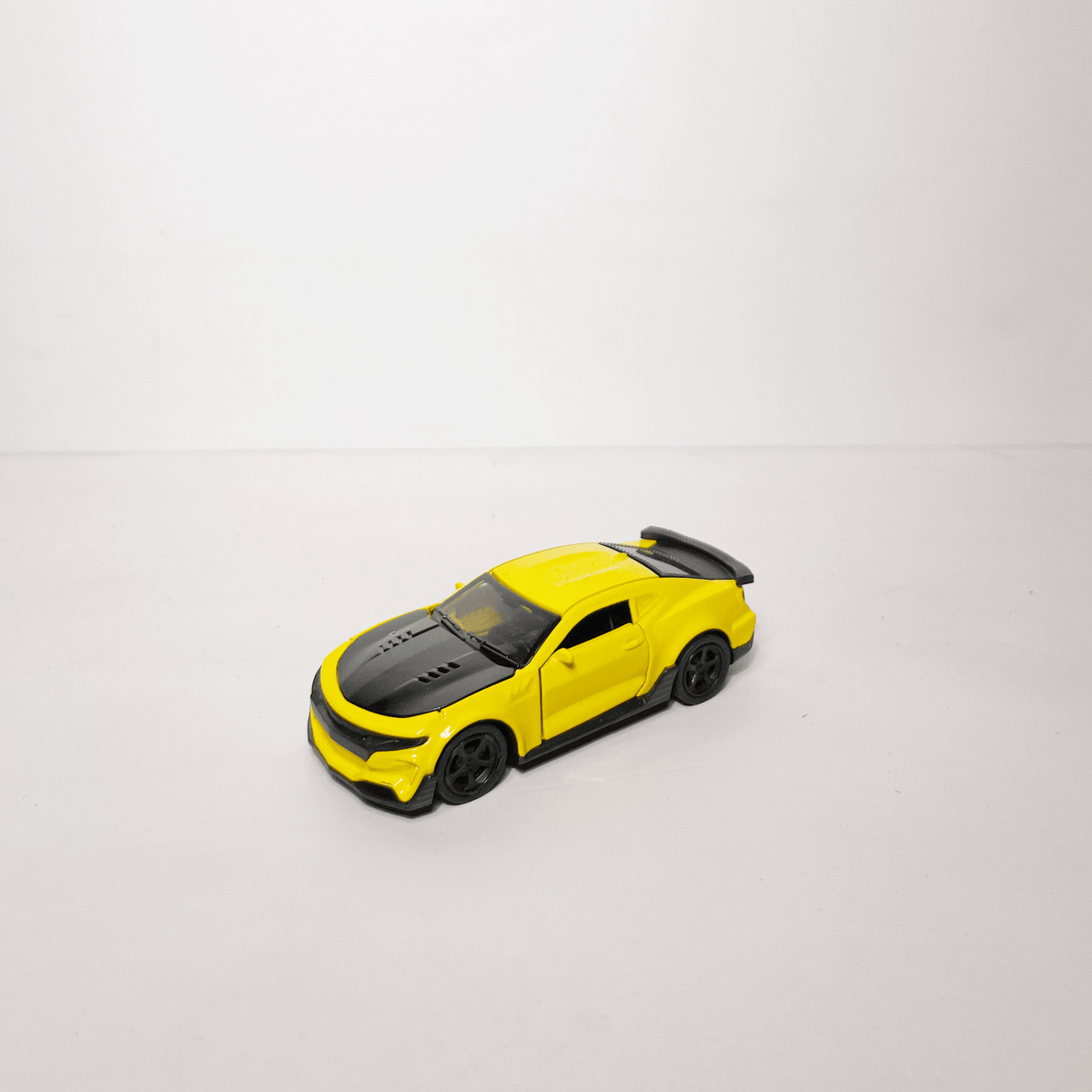1:64 Camero Yellow