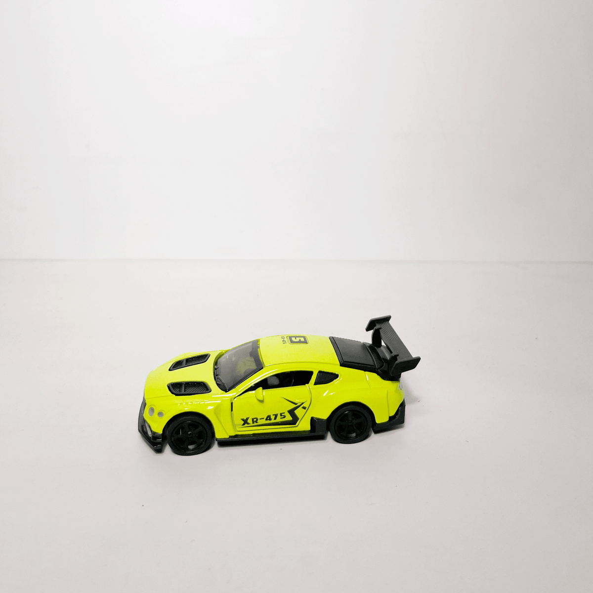 1:64 GT Lime Yellow