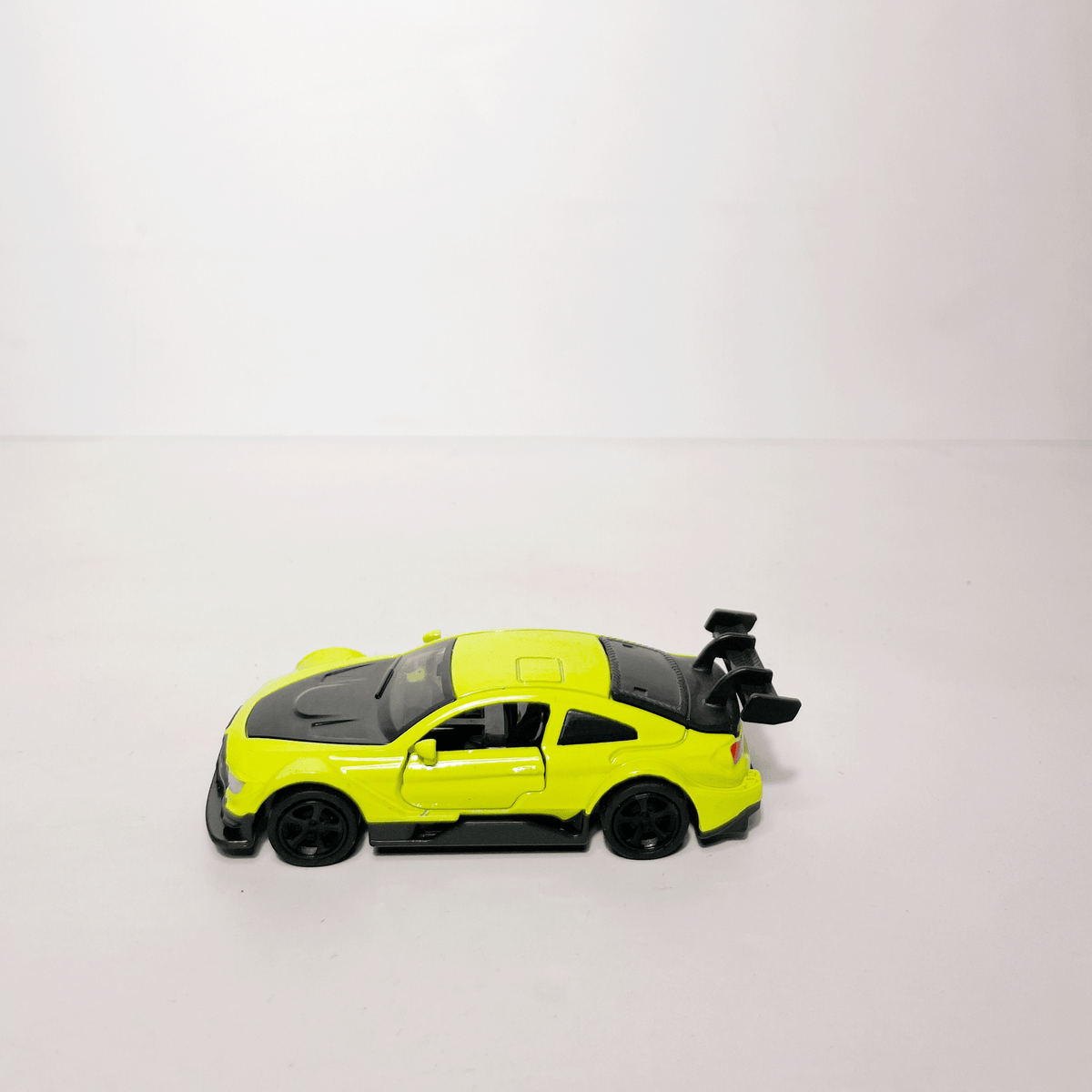 1:64 M4 DTM Lime Yellow