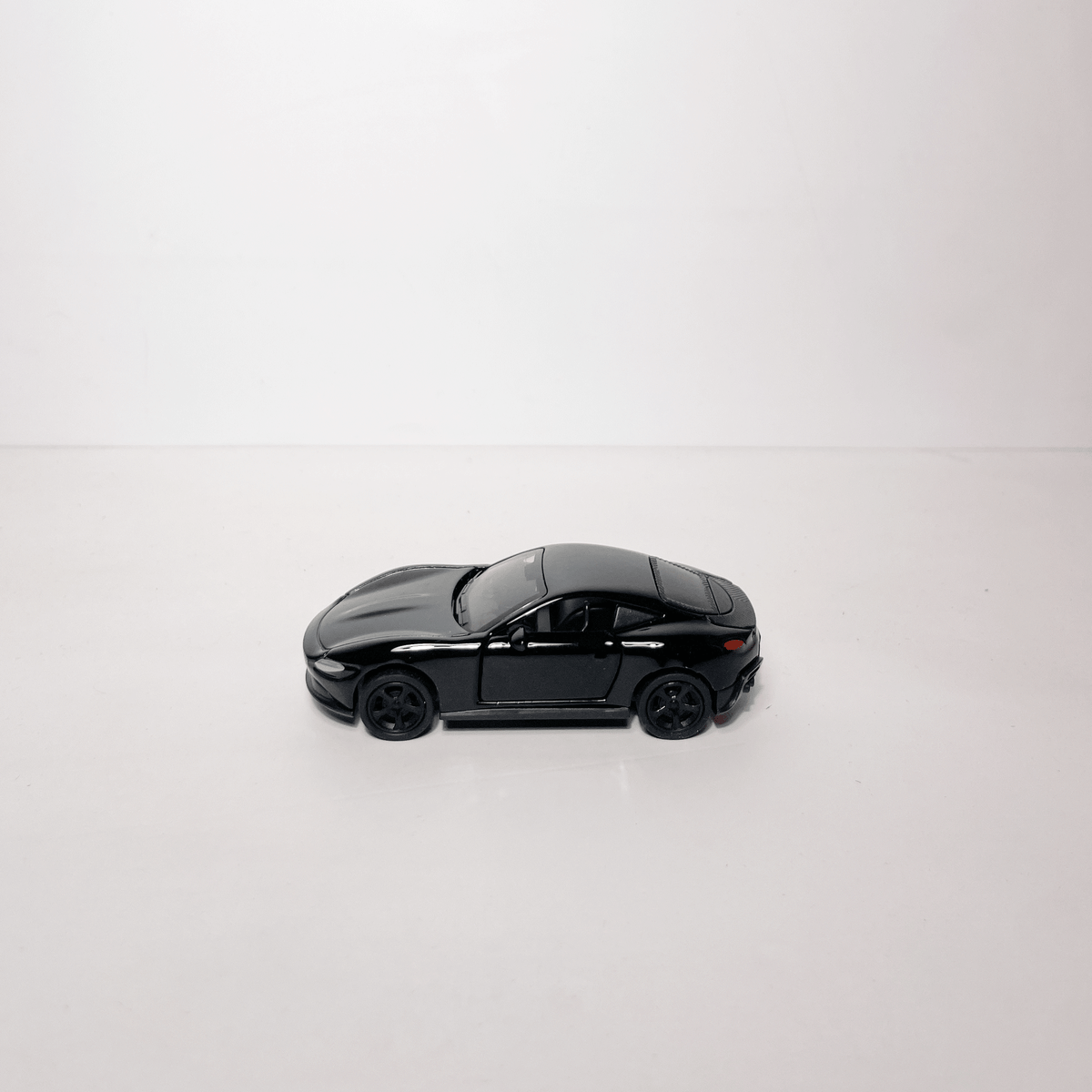 1:64 Roma Black
