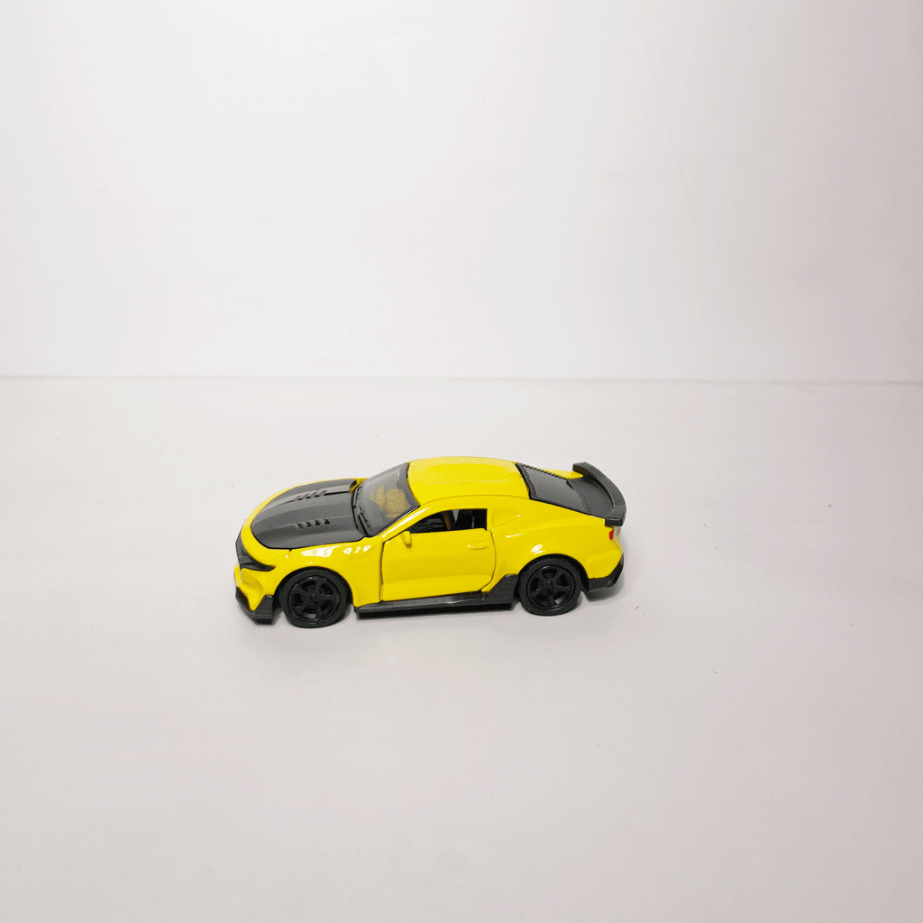 1:64 Camero Yellow