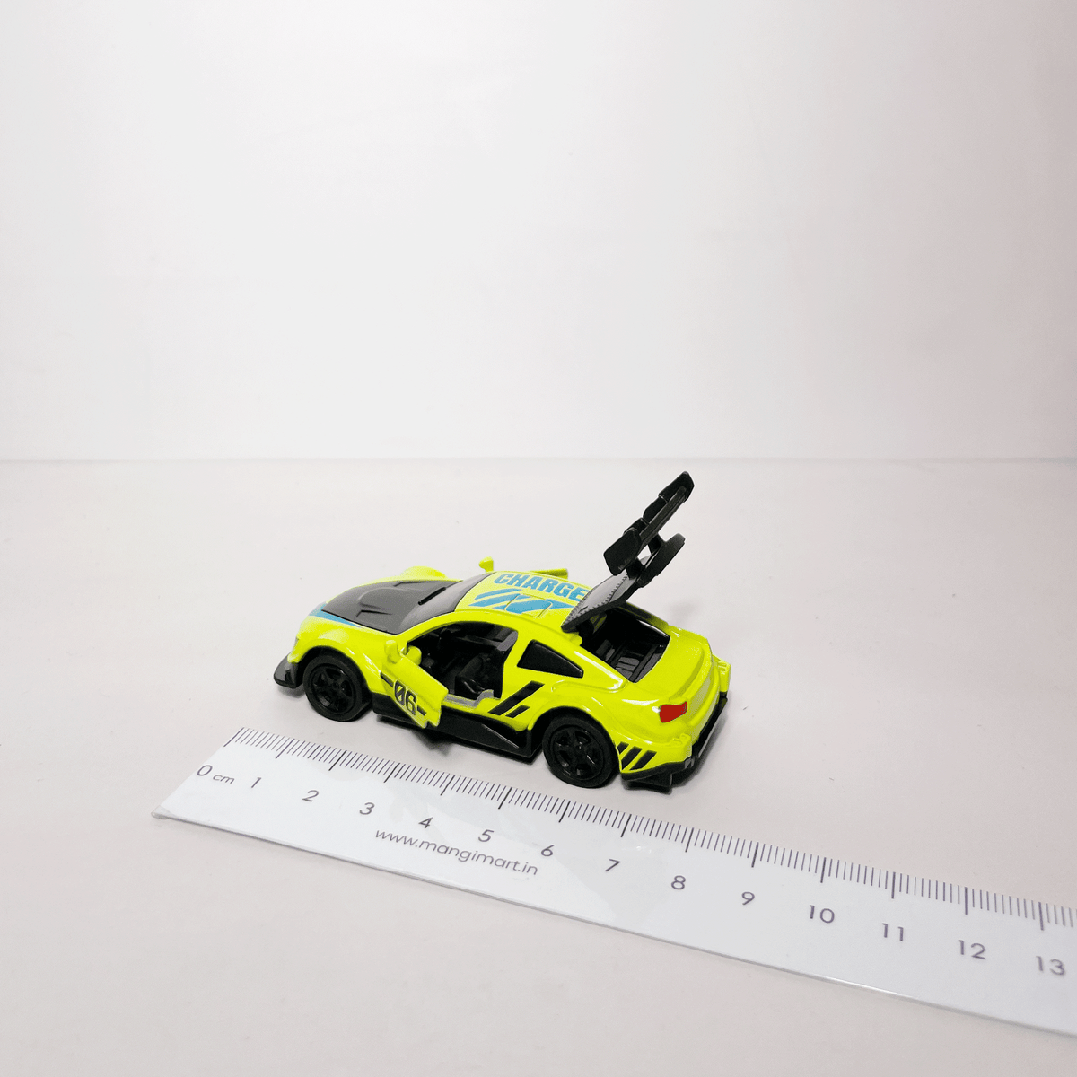 1:64 M4 DTM with Graphics Lime Yellow