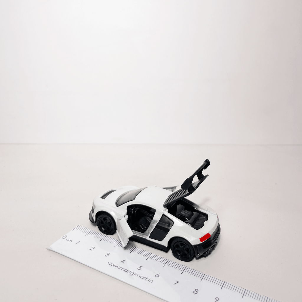 1:64 R8 White