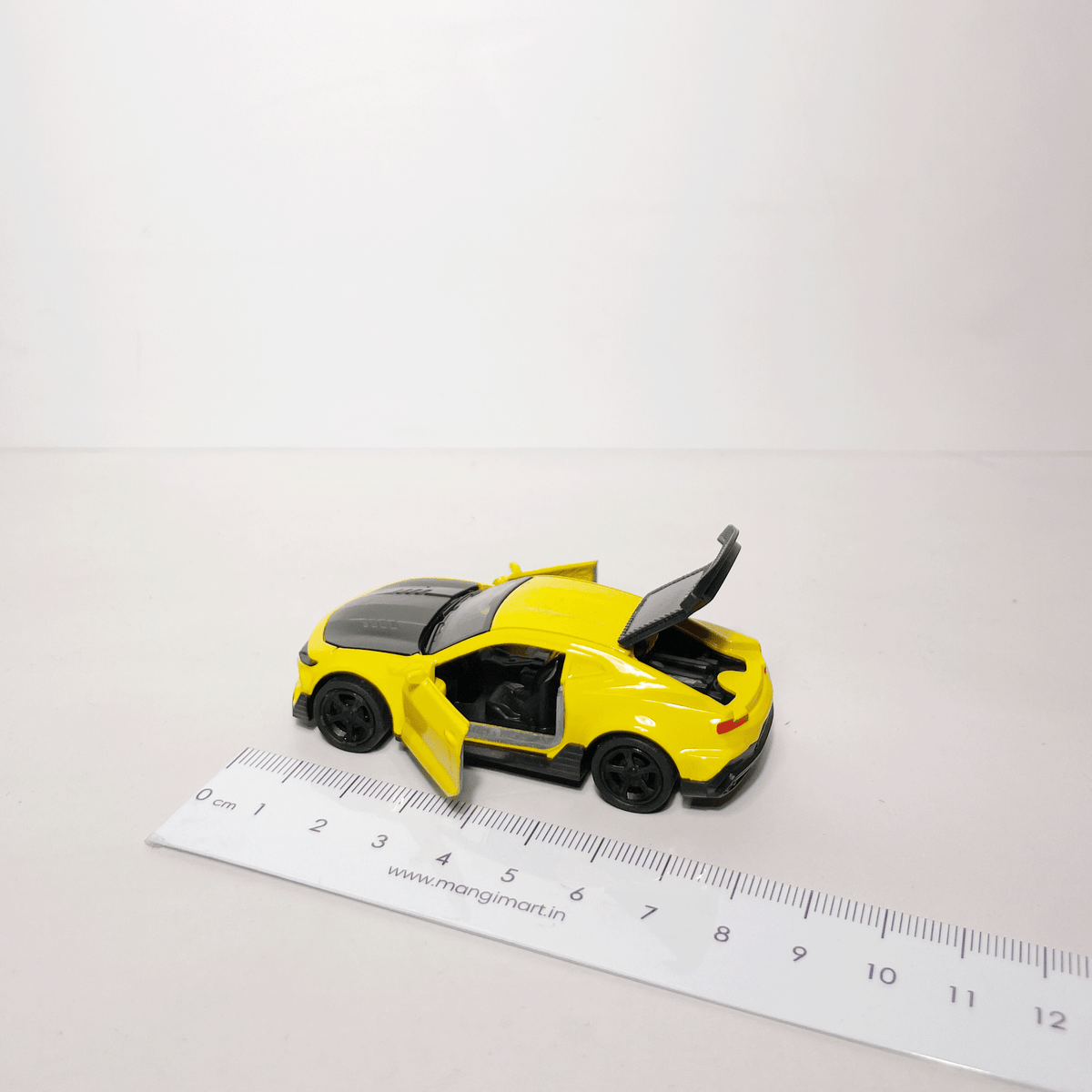 1:64 Camero Yellow