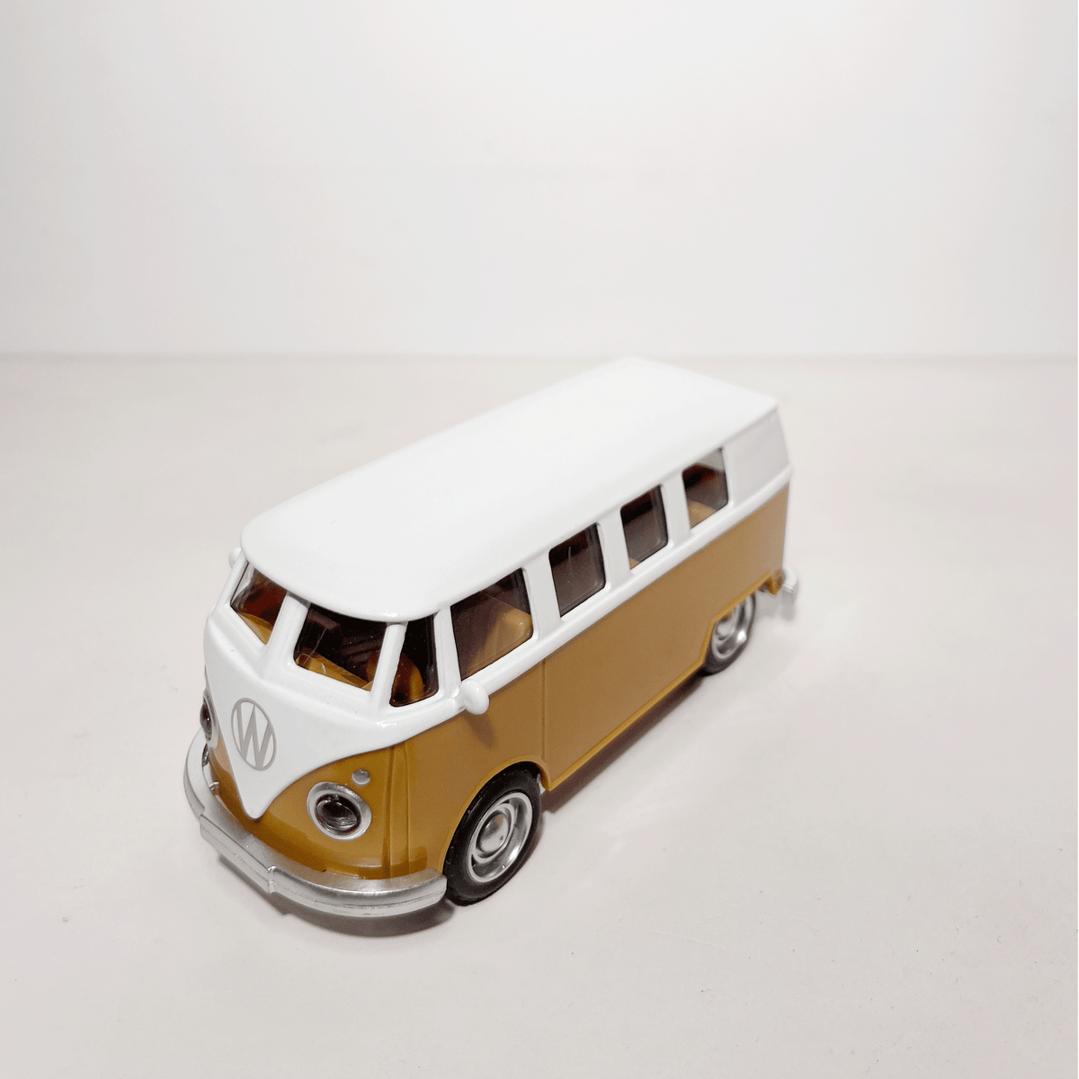 1:43 VW Van Brown