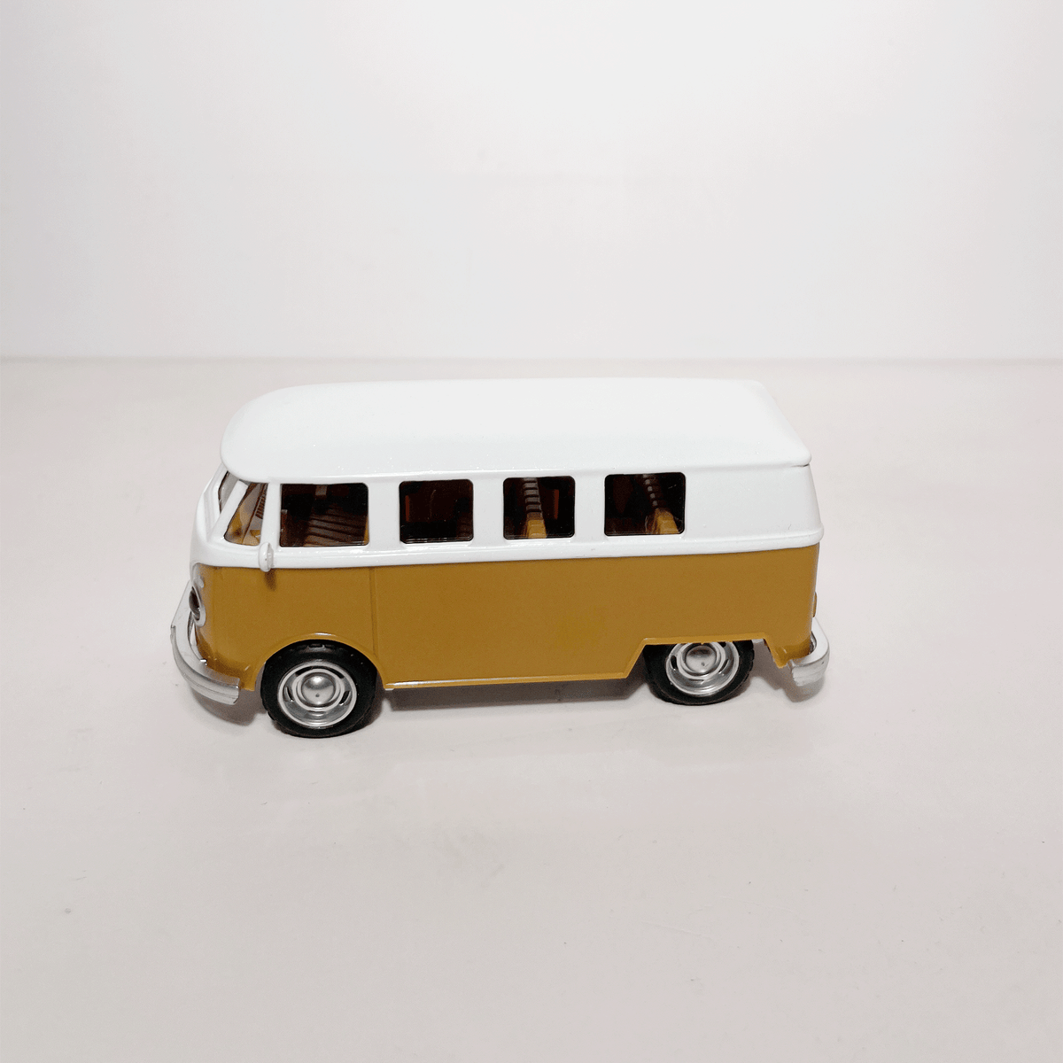 1:43 VW Van Brown