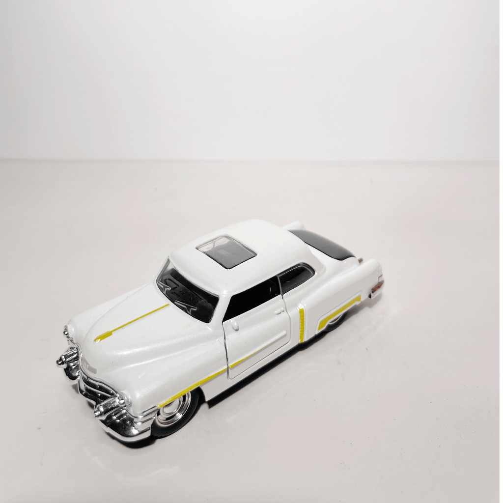 1:43 Cadillac White