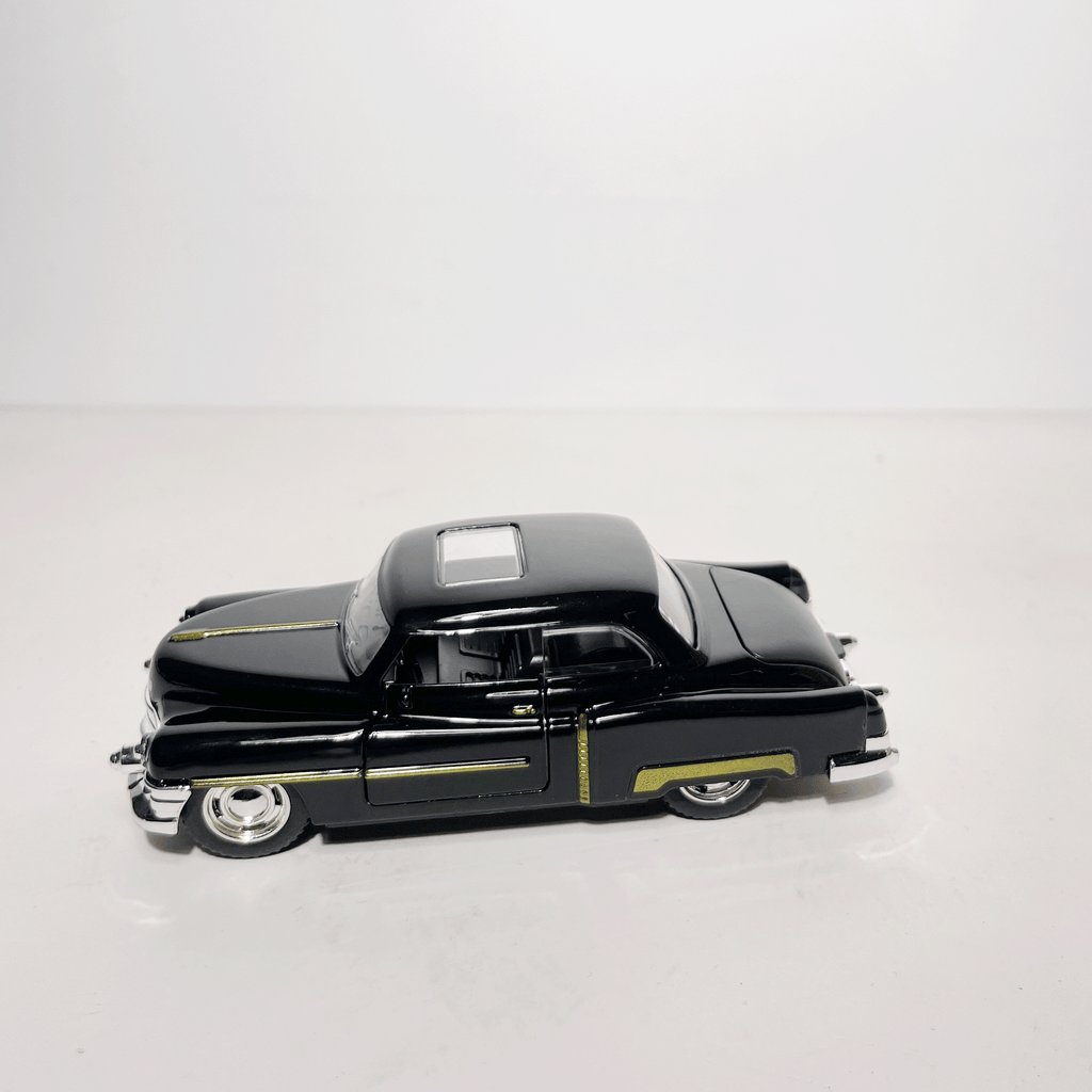 1:43 Cadillac Black