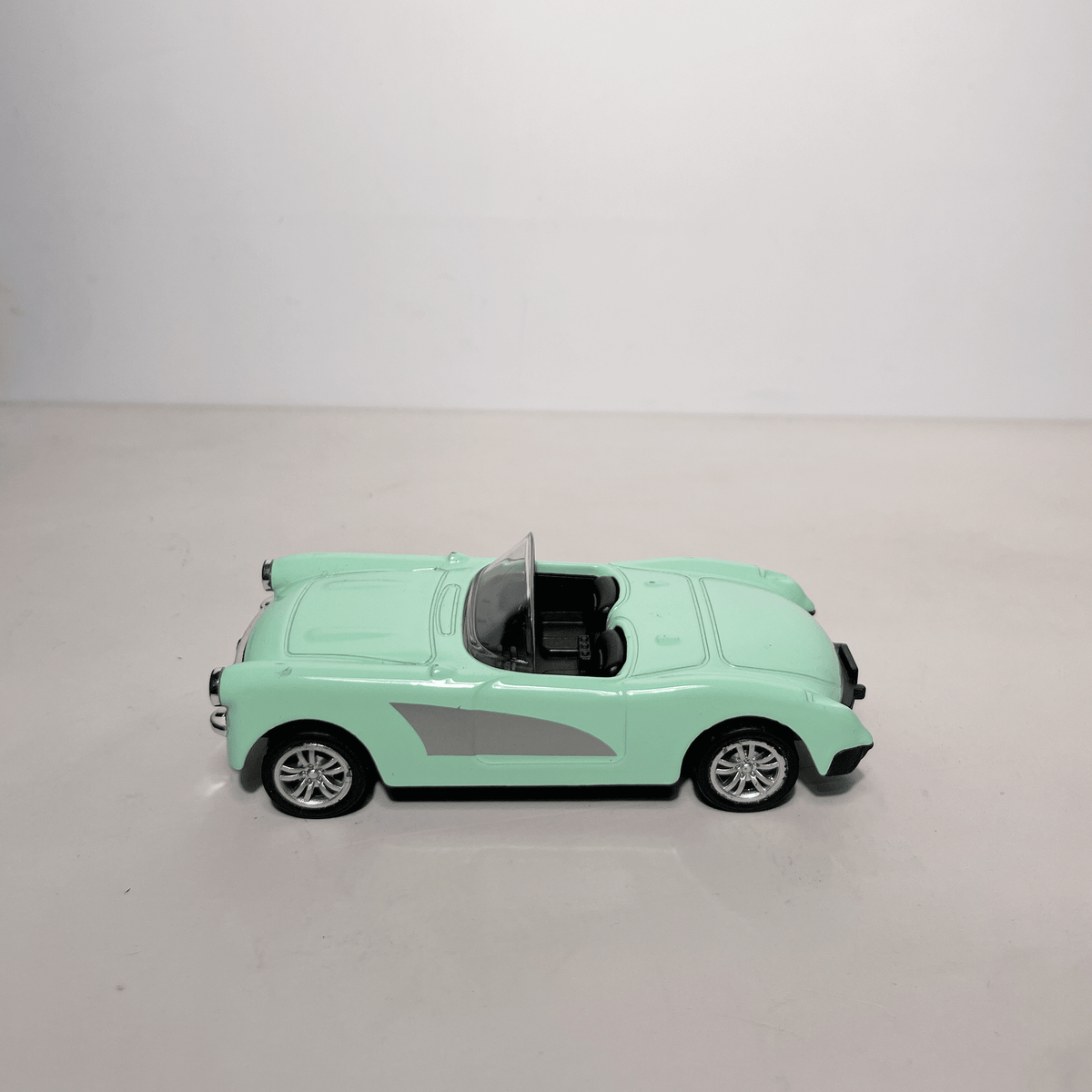 1:43 Classic Convertible Mint Green