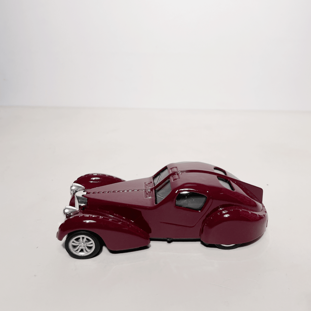 1:43 Vintage Classic Coupe