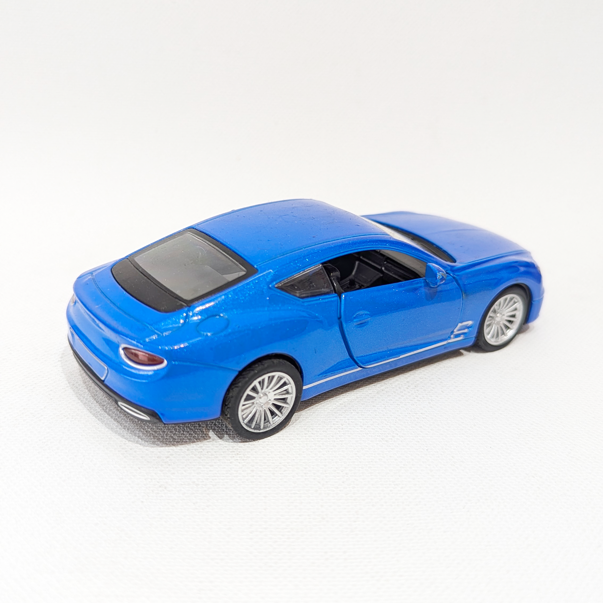 1:36 ApexDrive Sports Car Model