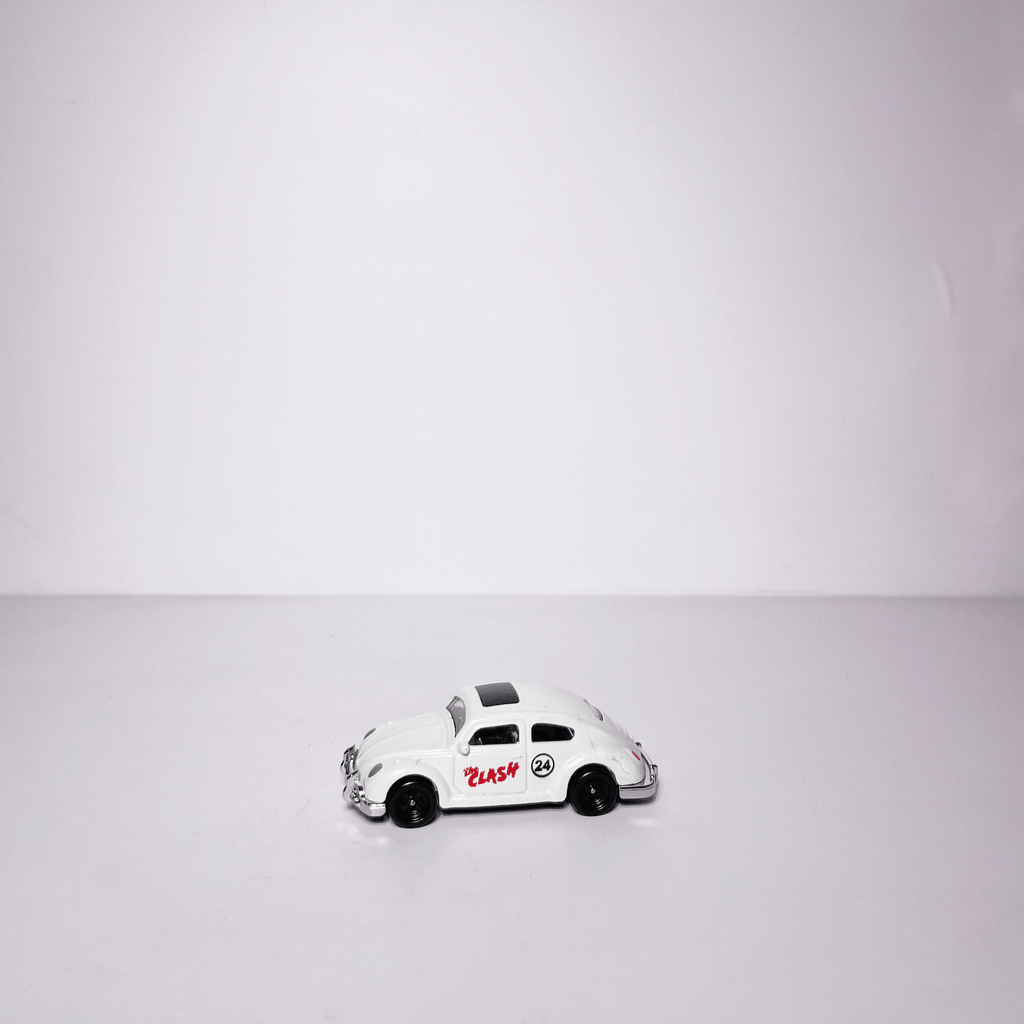 1:64 Beetle White