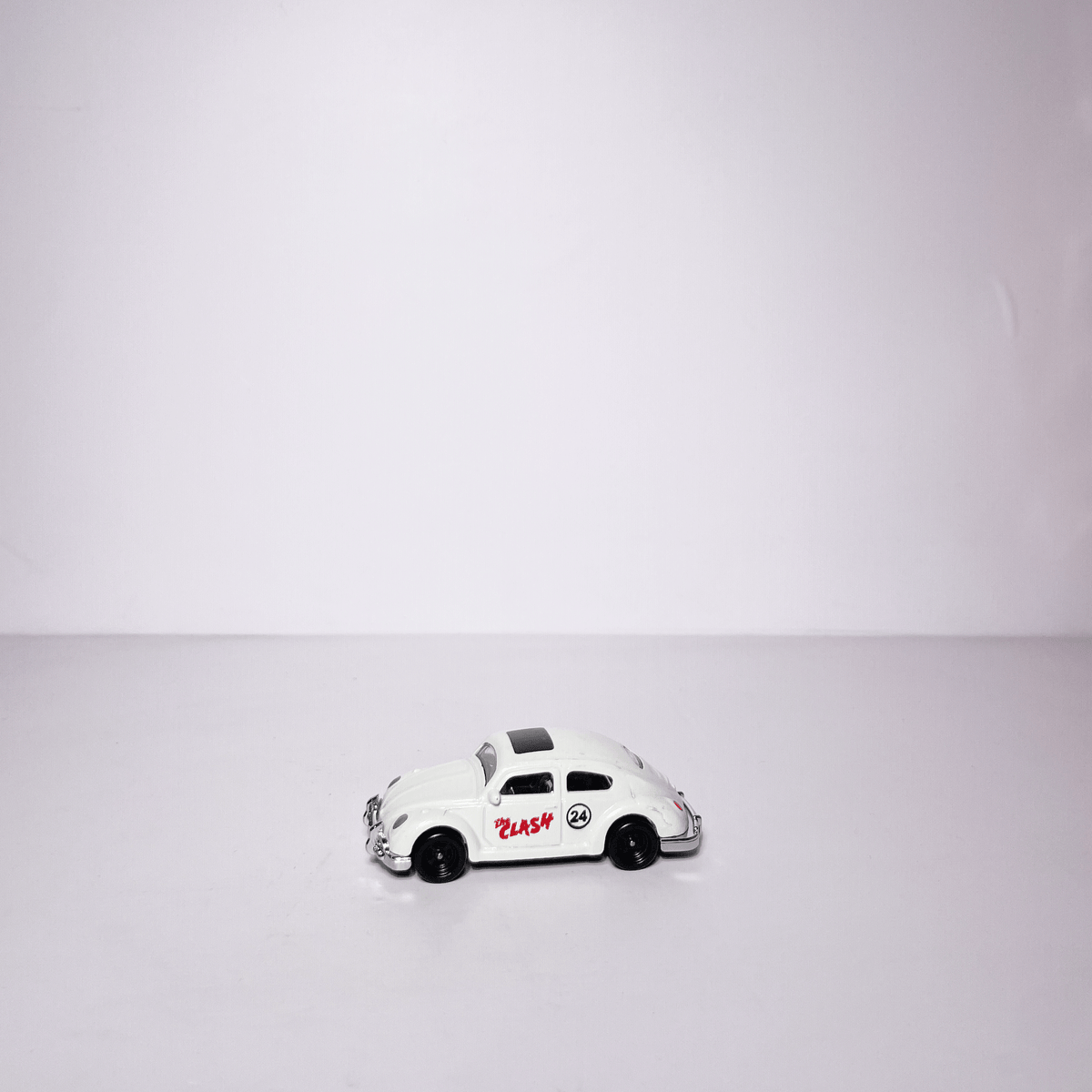 1:64 Beetle White