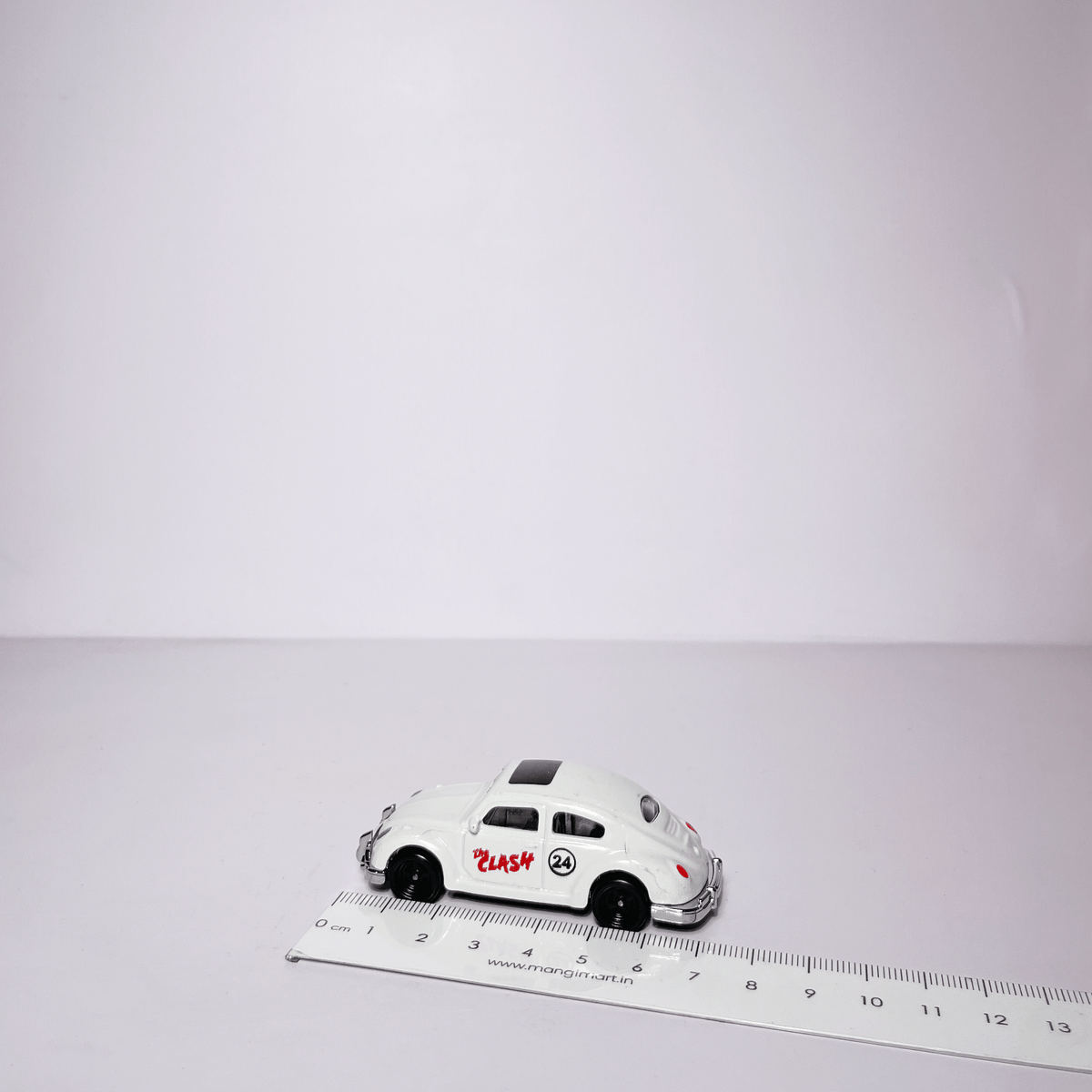 1:64 Beetle White