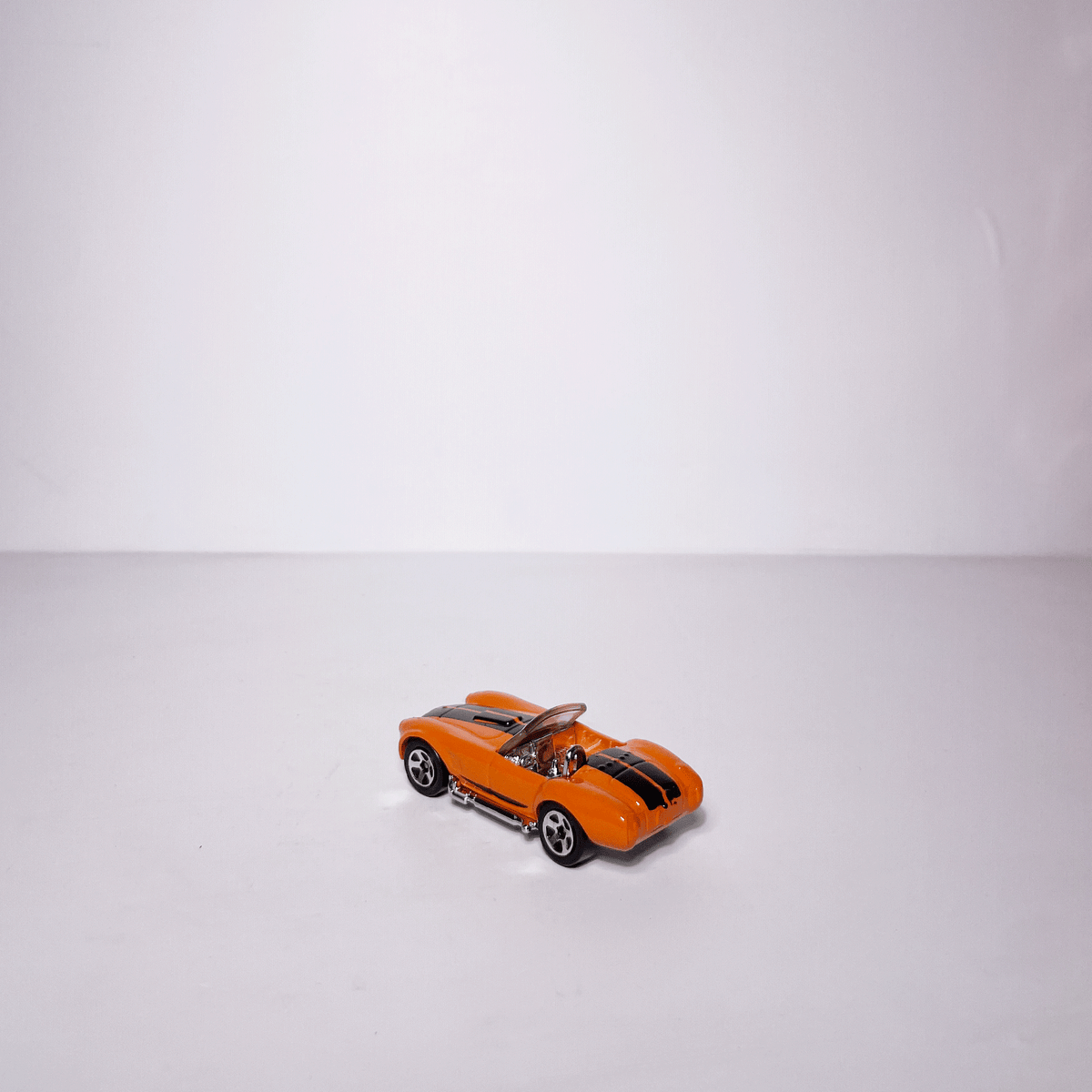 1:64 Cobra Orange