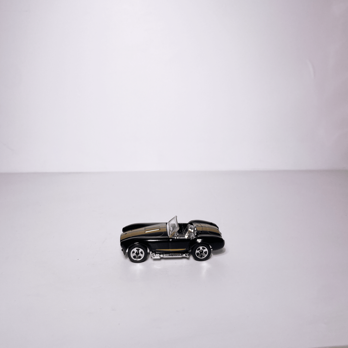 1:64 Cobra Black
