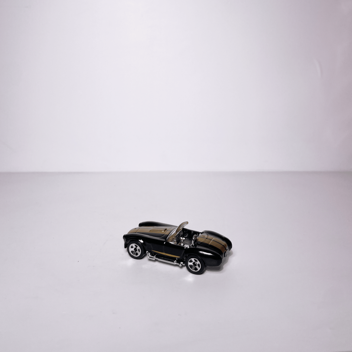 1:64 Cobra Black