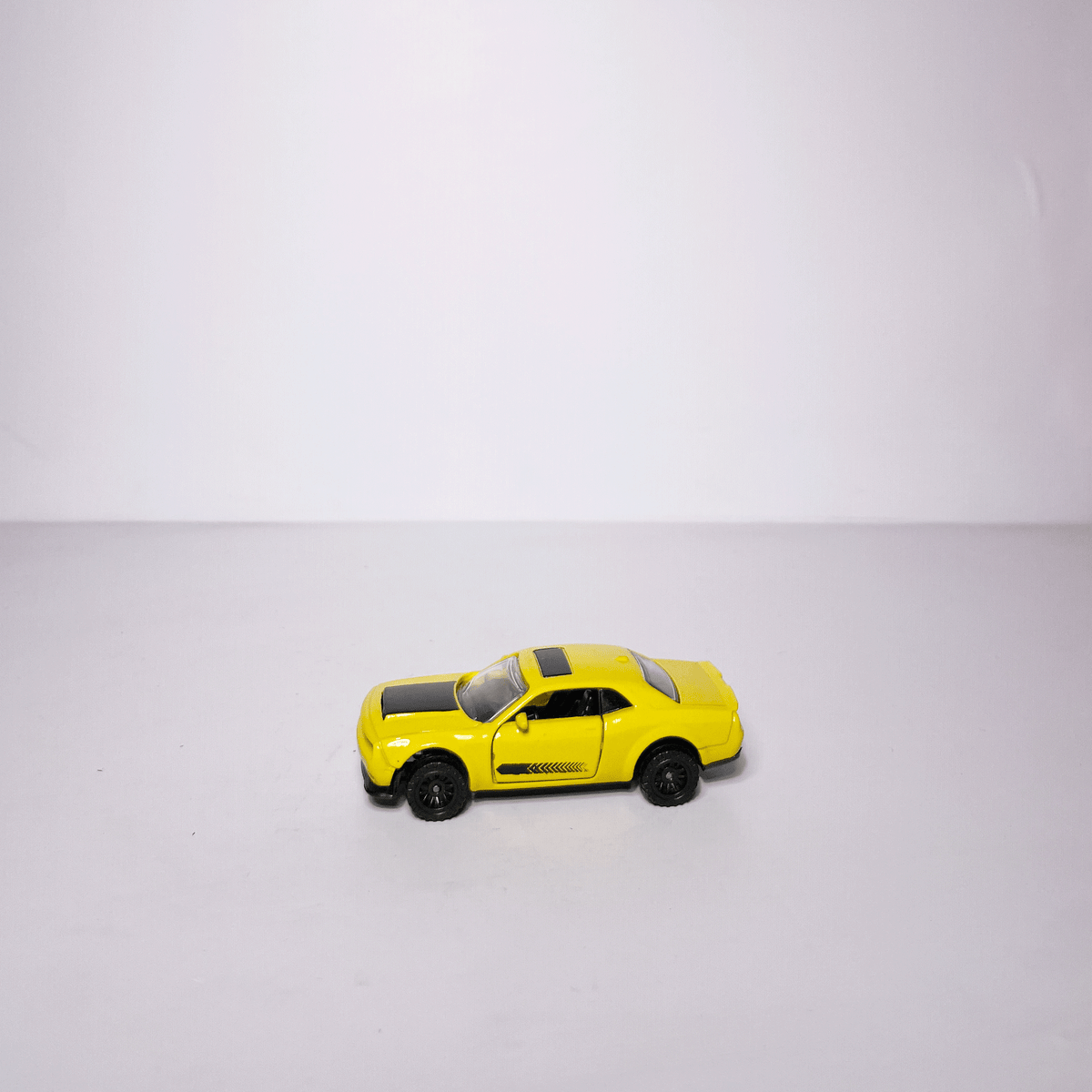 1:64 Dodge Yellow