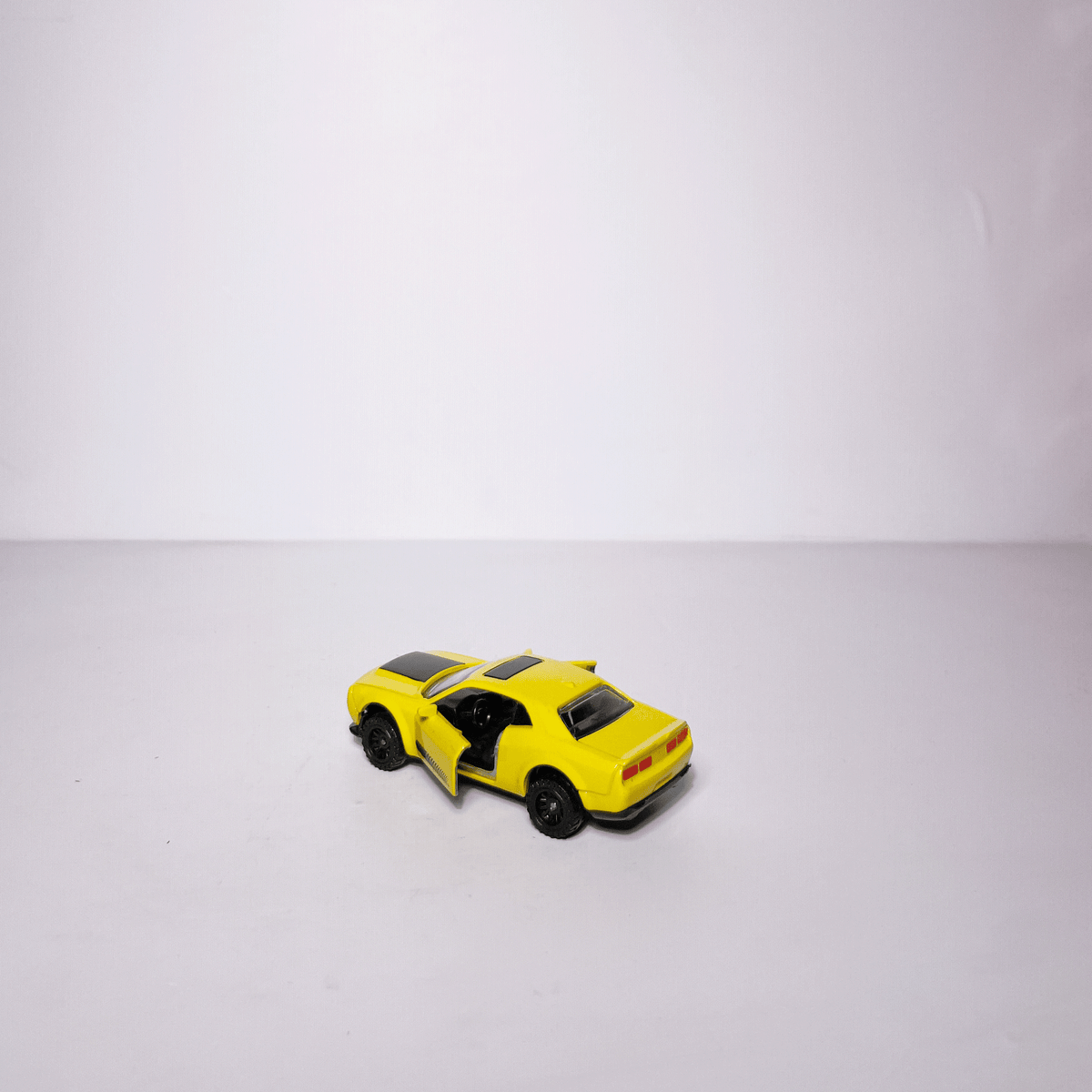 1:64 Dodge Yellow