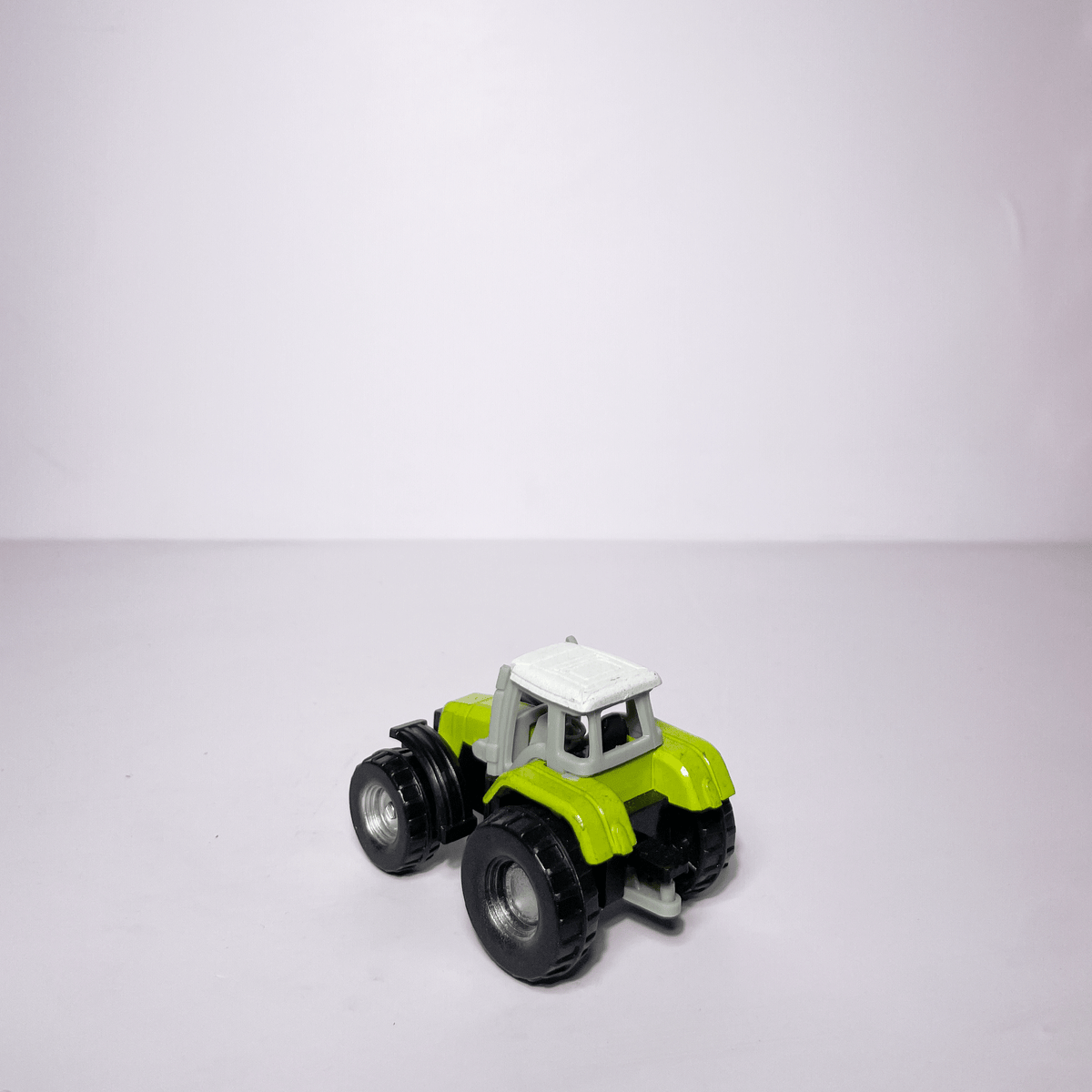 1:64 Tractor Green