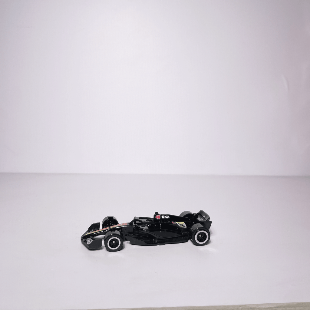 1:64 F1 Model Black