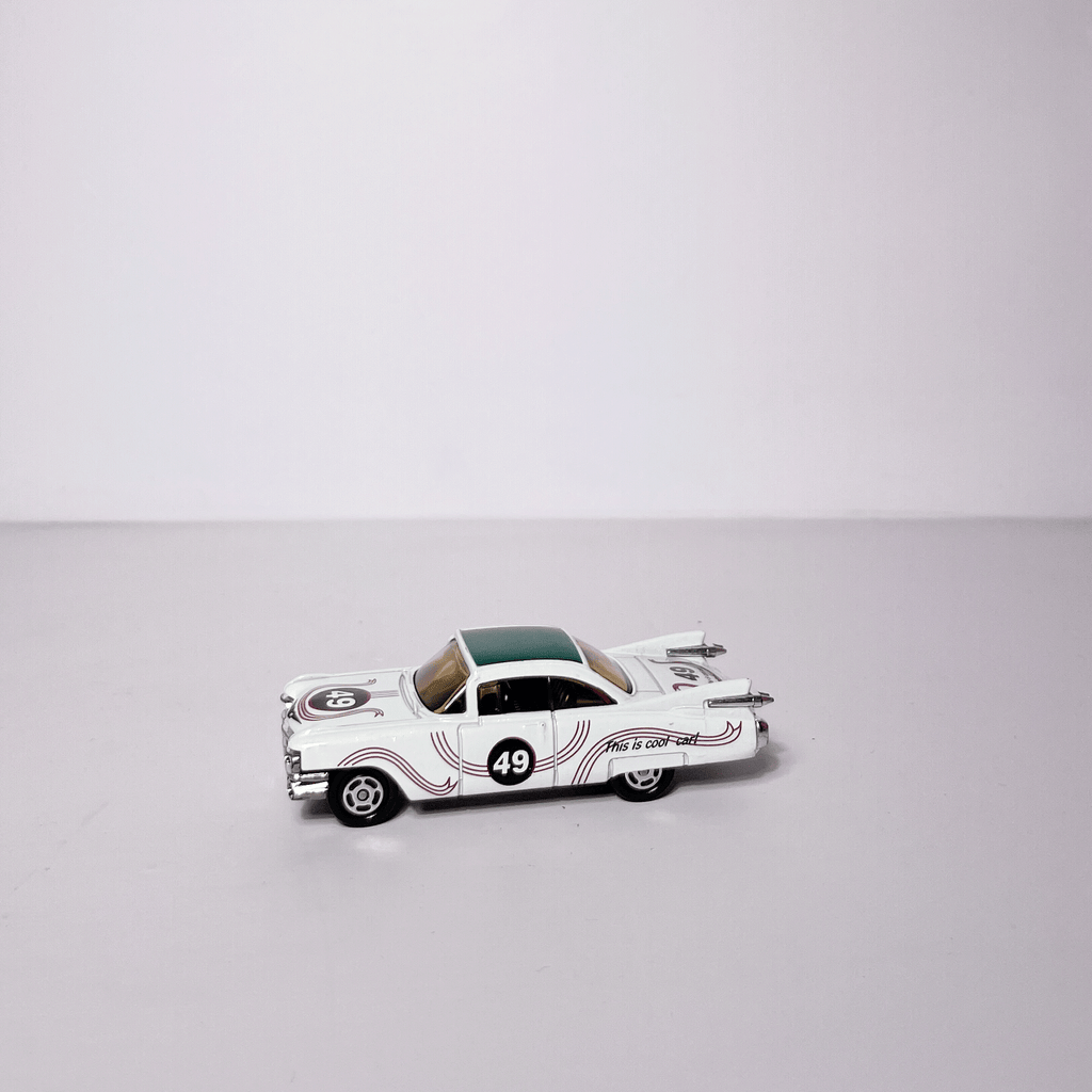 1:64 Cadilac White