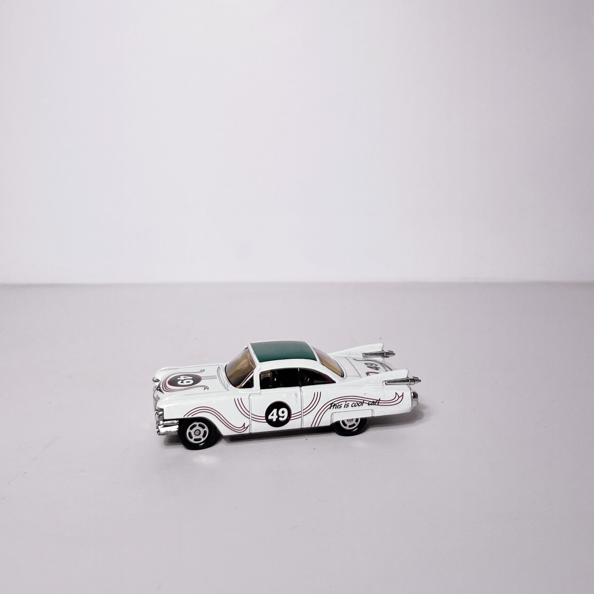 1:64 Cadilac White