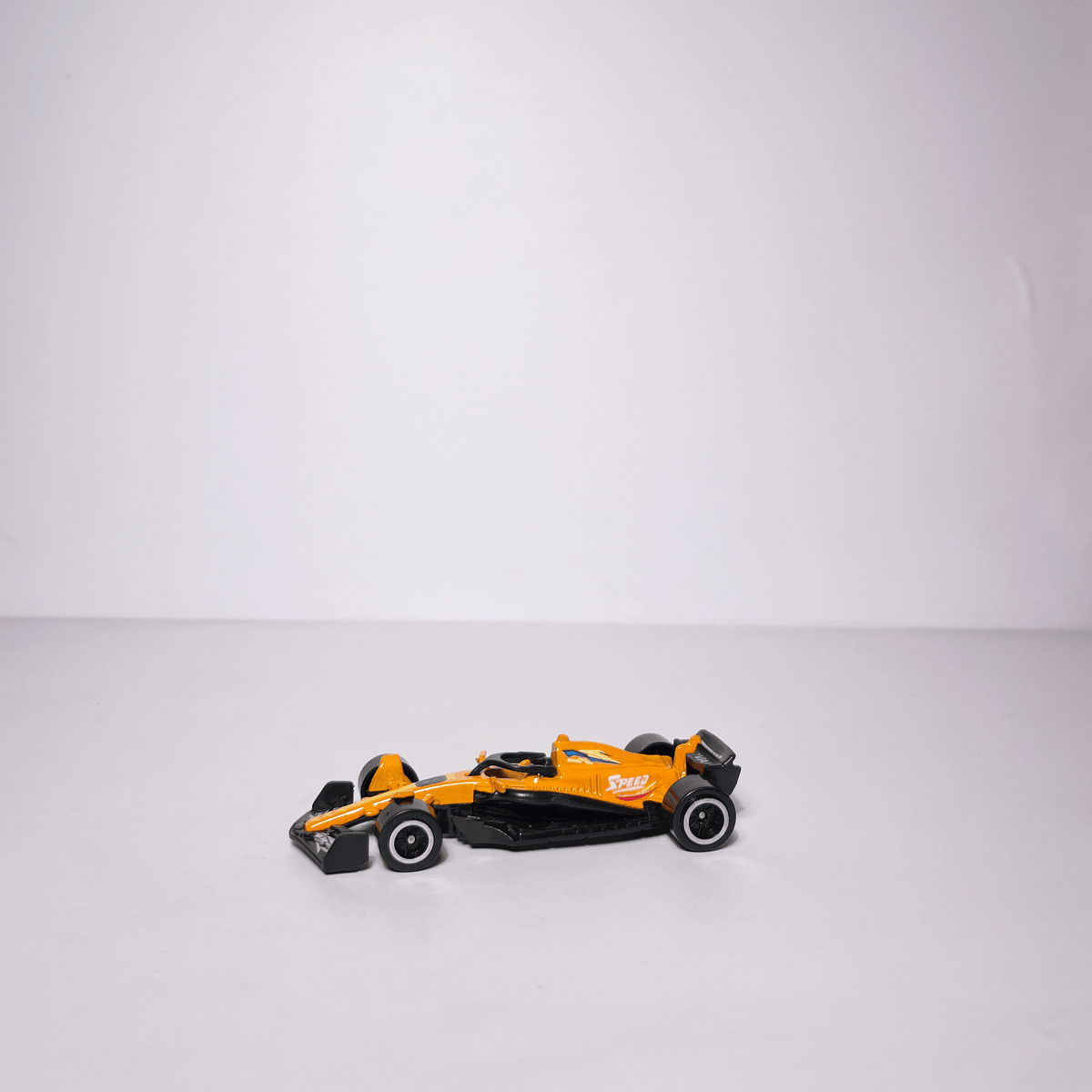 1:64 F1 Model Orange