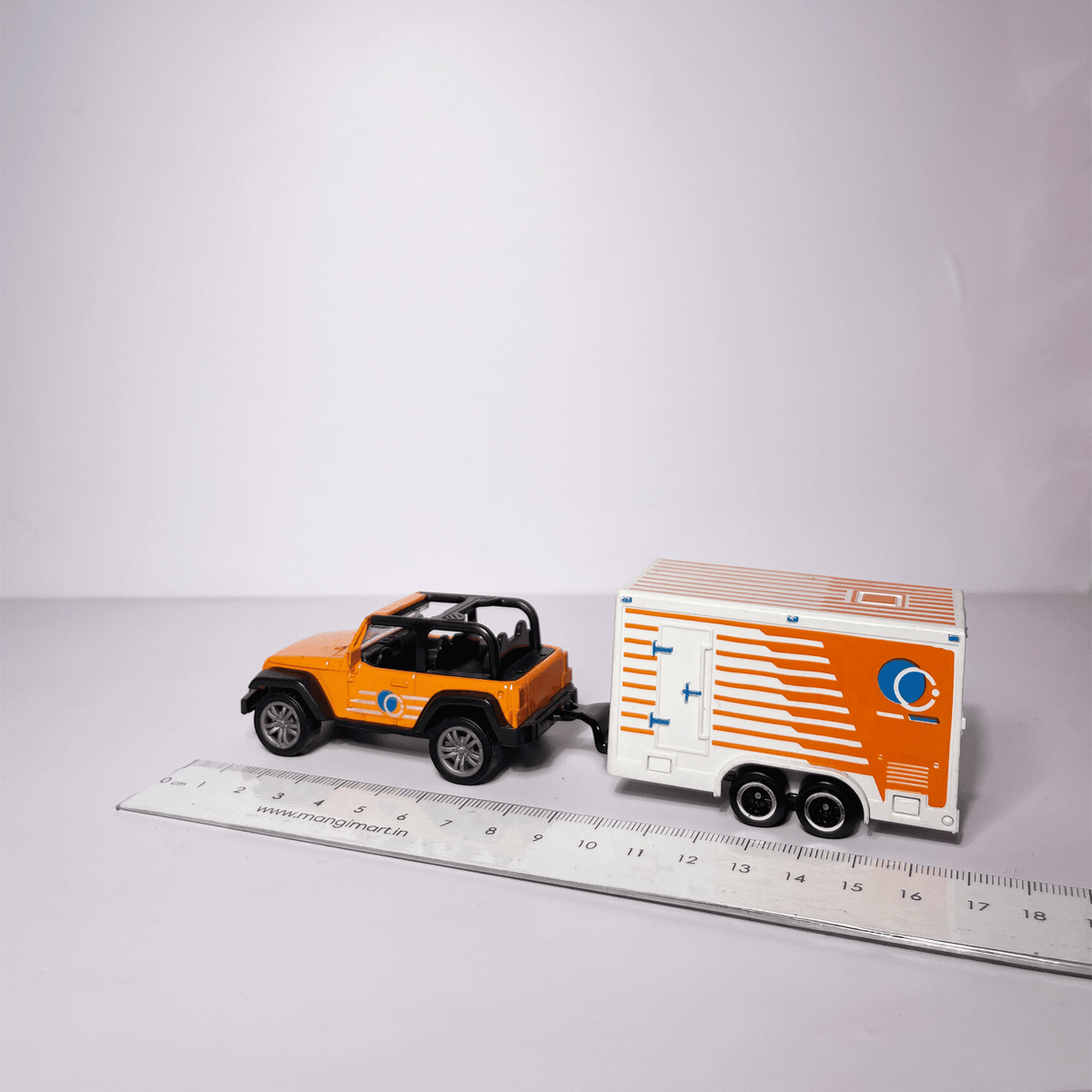 1:64 Jeep with caravan