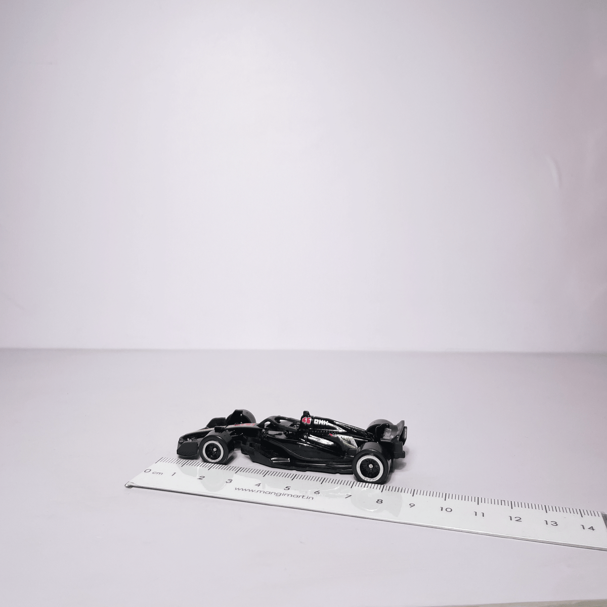 1:64 F1 Model Black