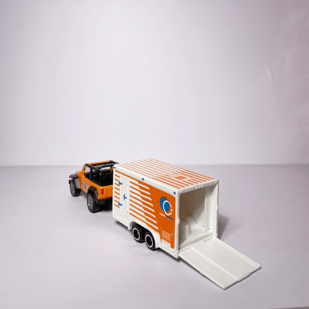1:64 Jeep with caravan