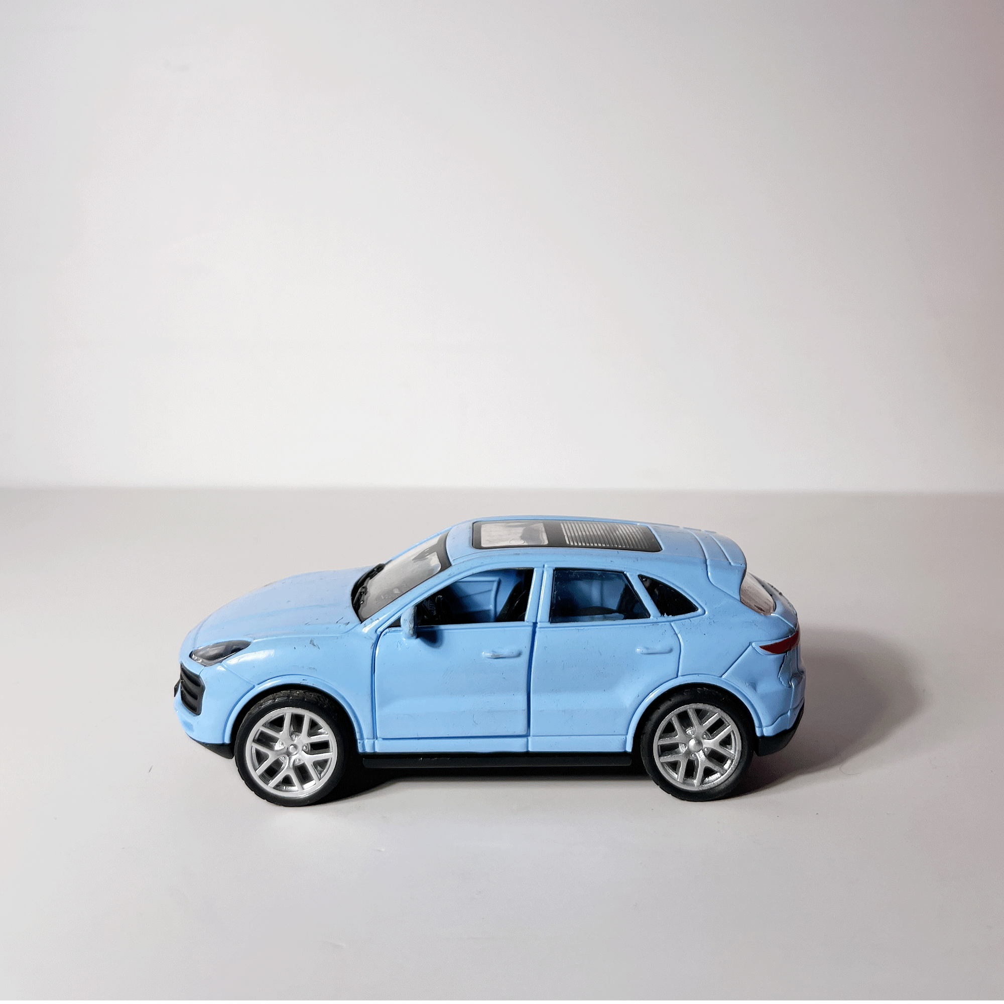 1:43 Porche kayne Metal Diecast Car Blue