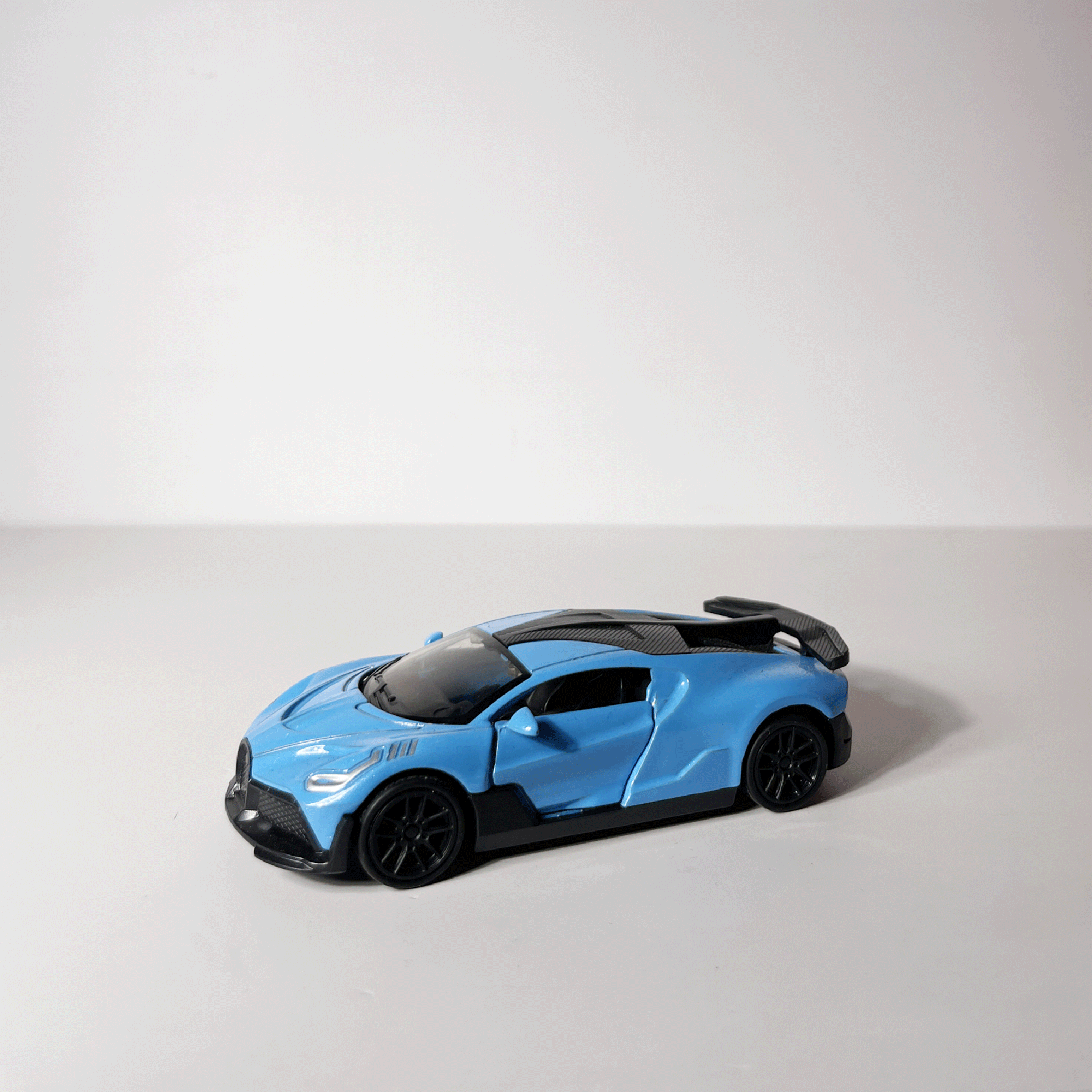 1:43 Buggati Blue