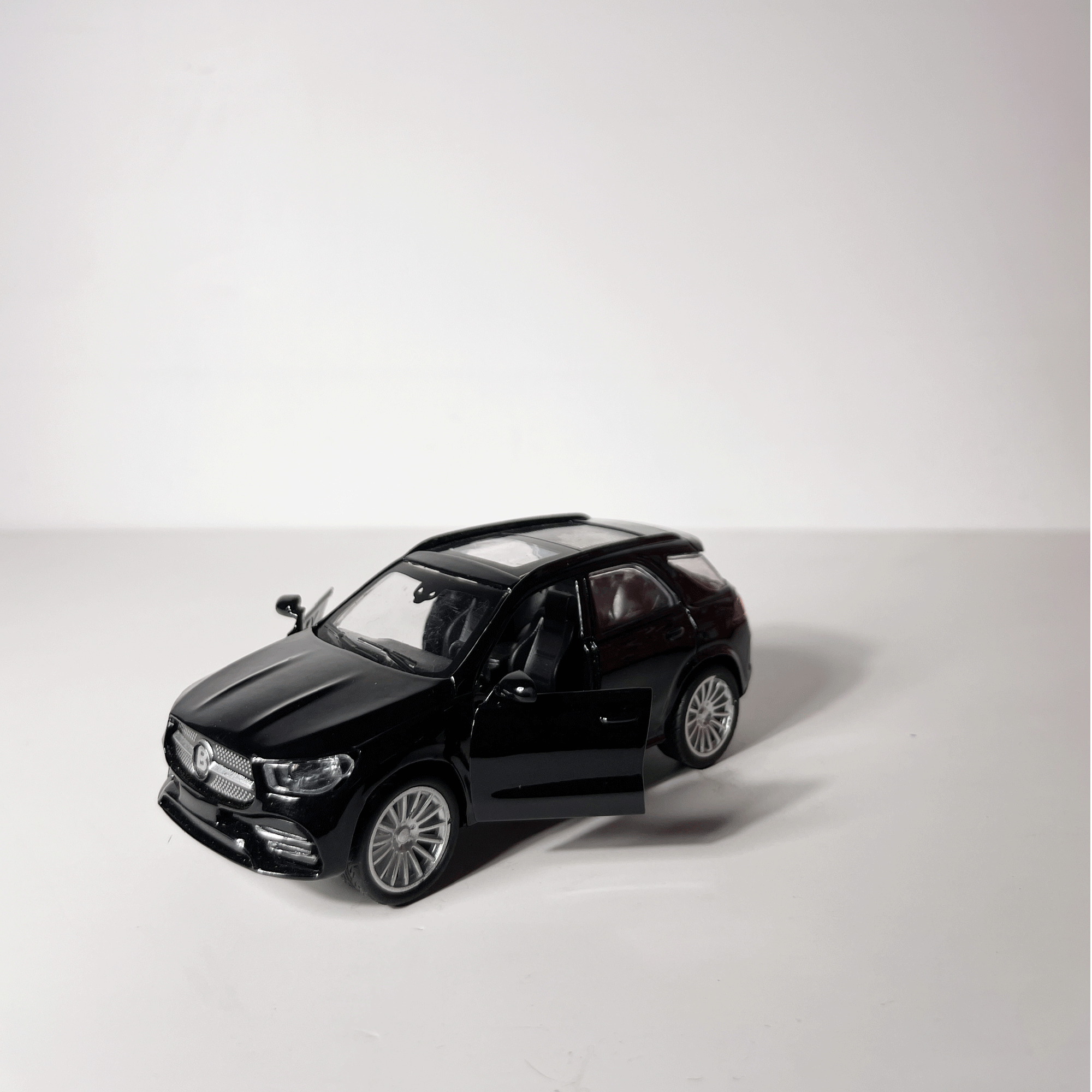 1:43 Benz SUV Black