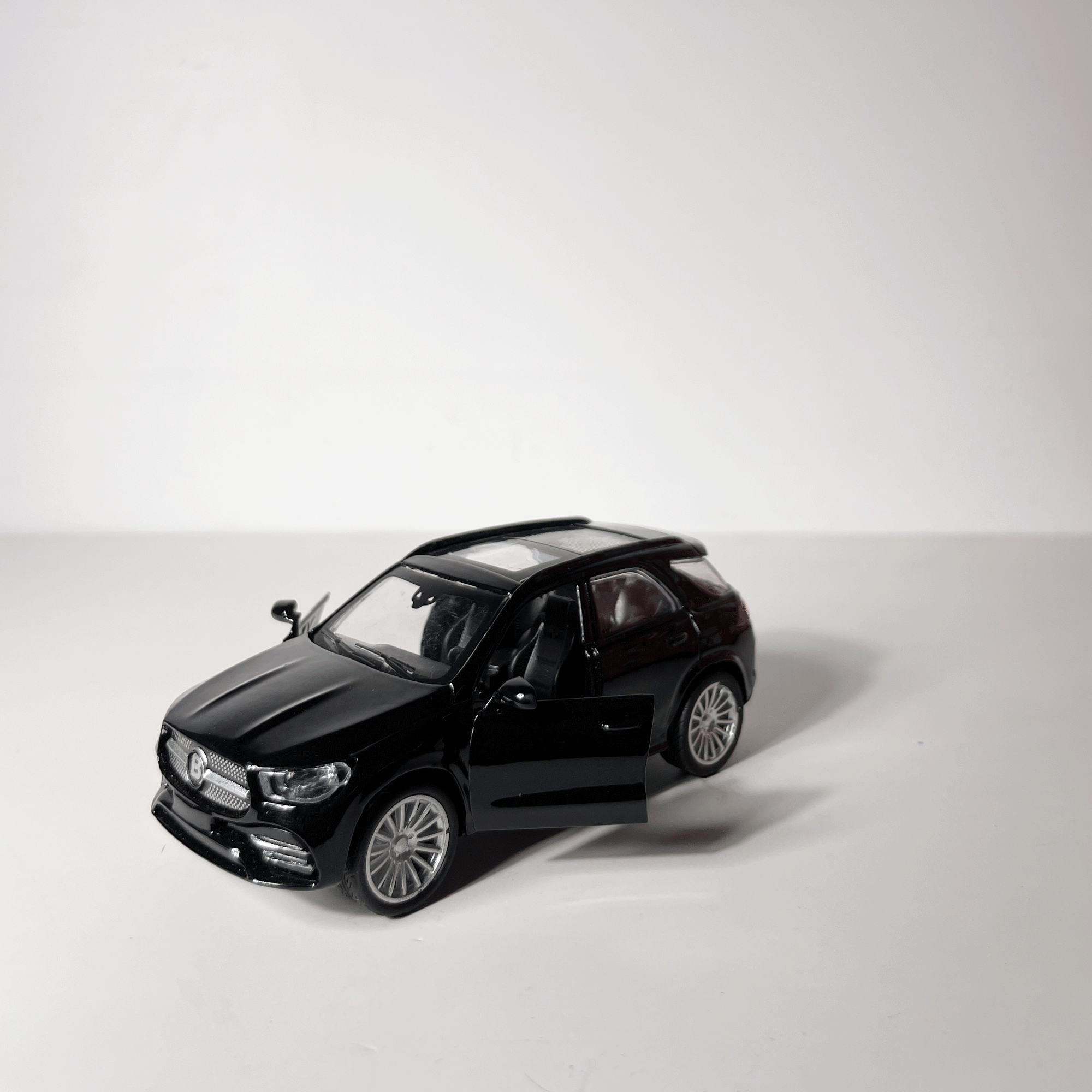 1:43 Benz SUV Black