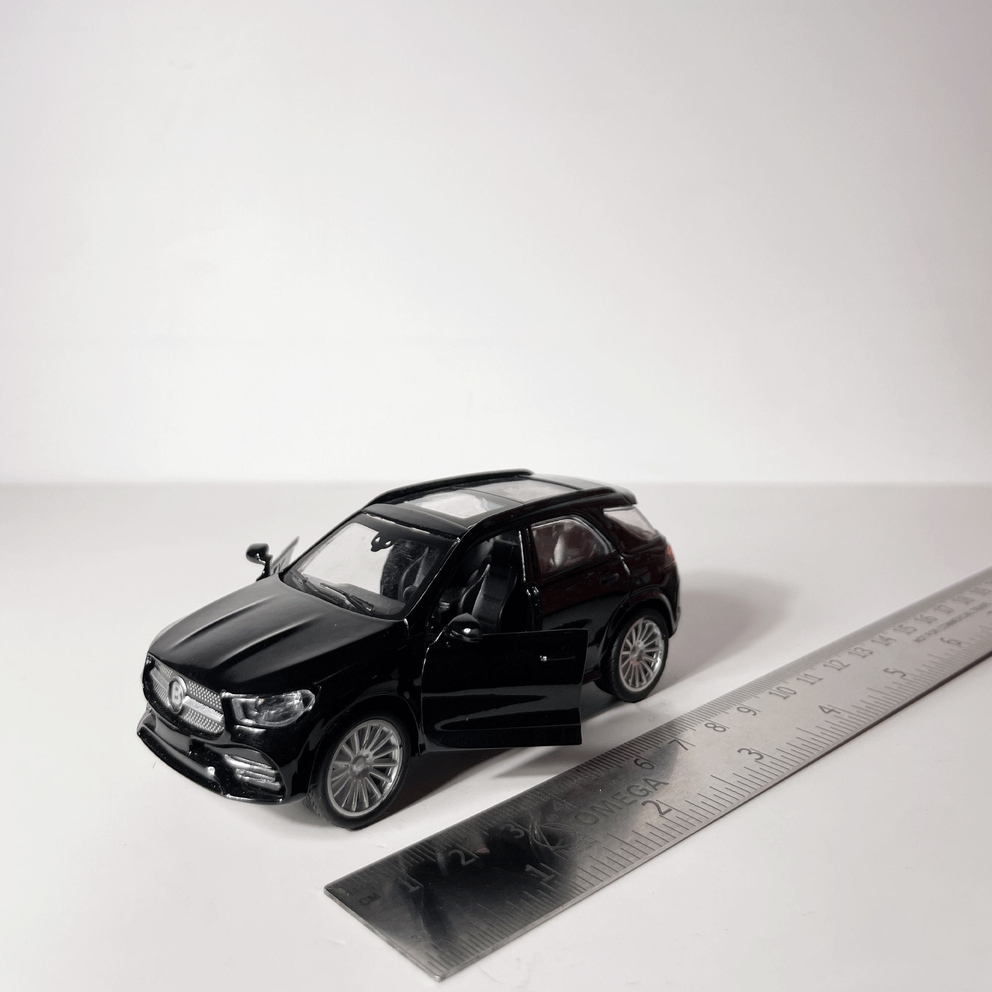 1:43 Benz SUV Black